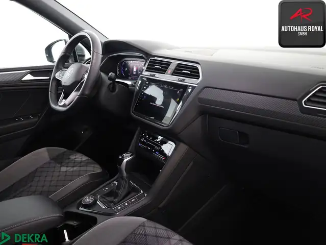 Volkswagen Tiguan Allspace view 11