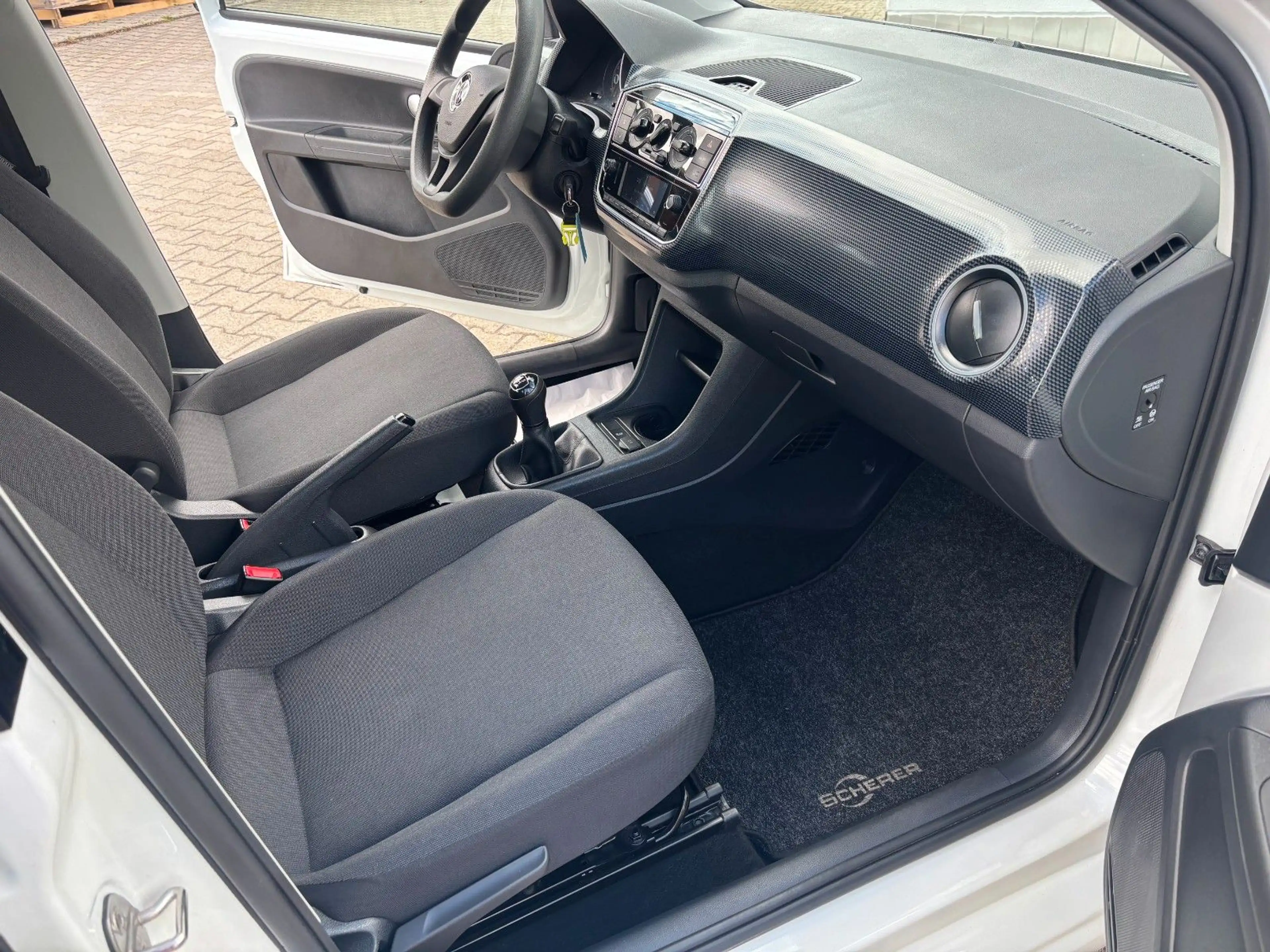 Volkswagen up! *KLIMA*4-Türer*SHZG*PDC*TEMP*KAMERA*SPUR*Eur6 — photo 15