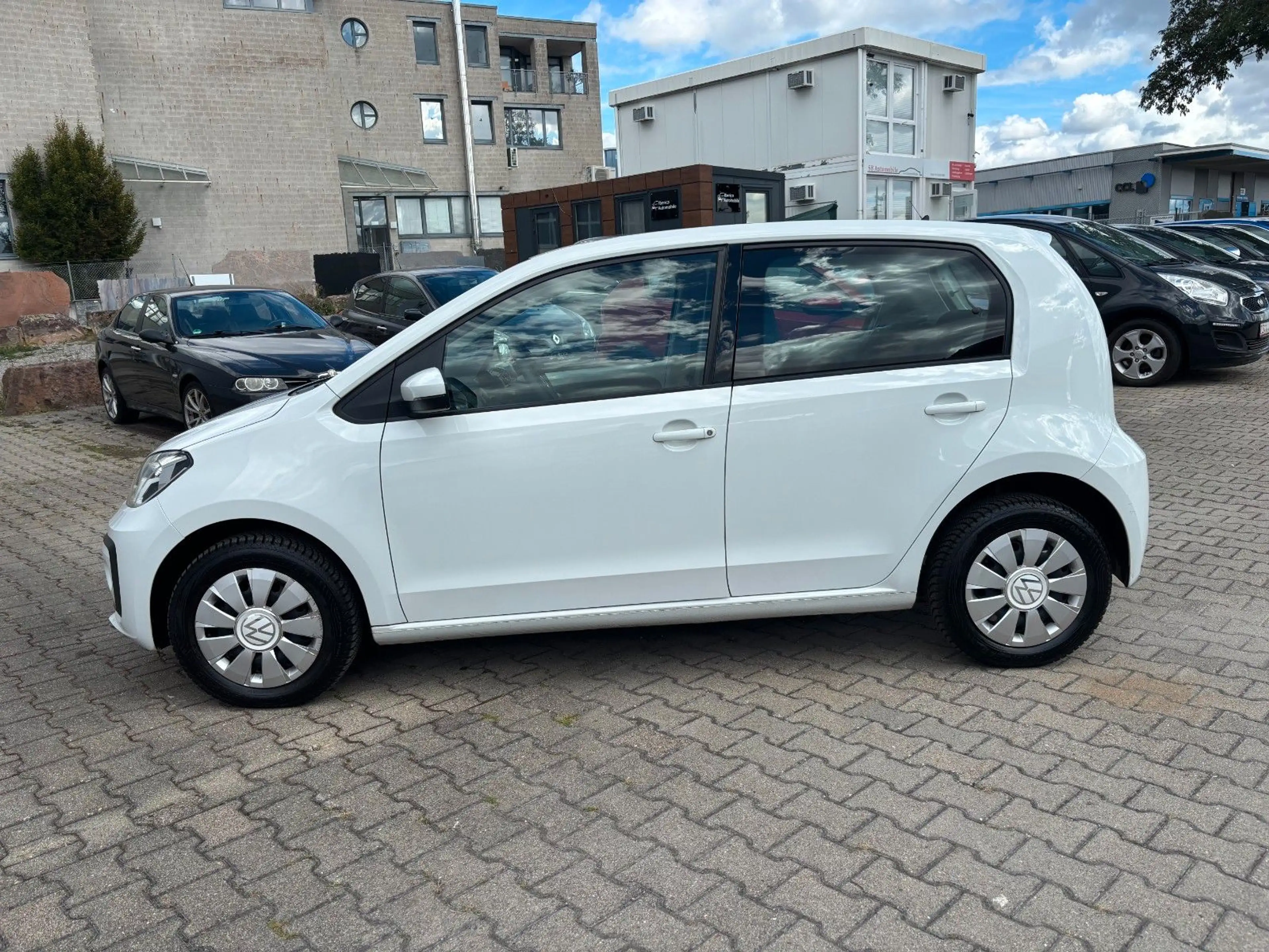 Volkswagen up! *KLIMA*4-Türer*SHZG*PDC*TEMP*KAMERA*SPUR*Eur6 — photo 8