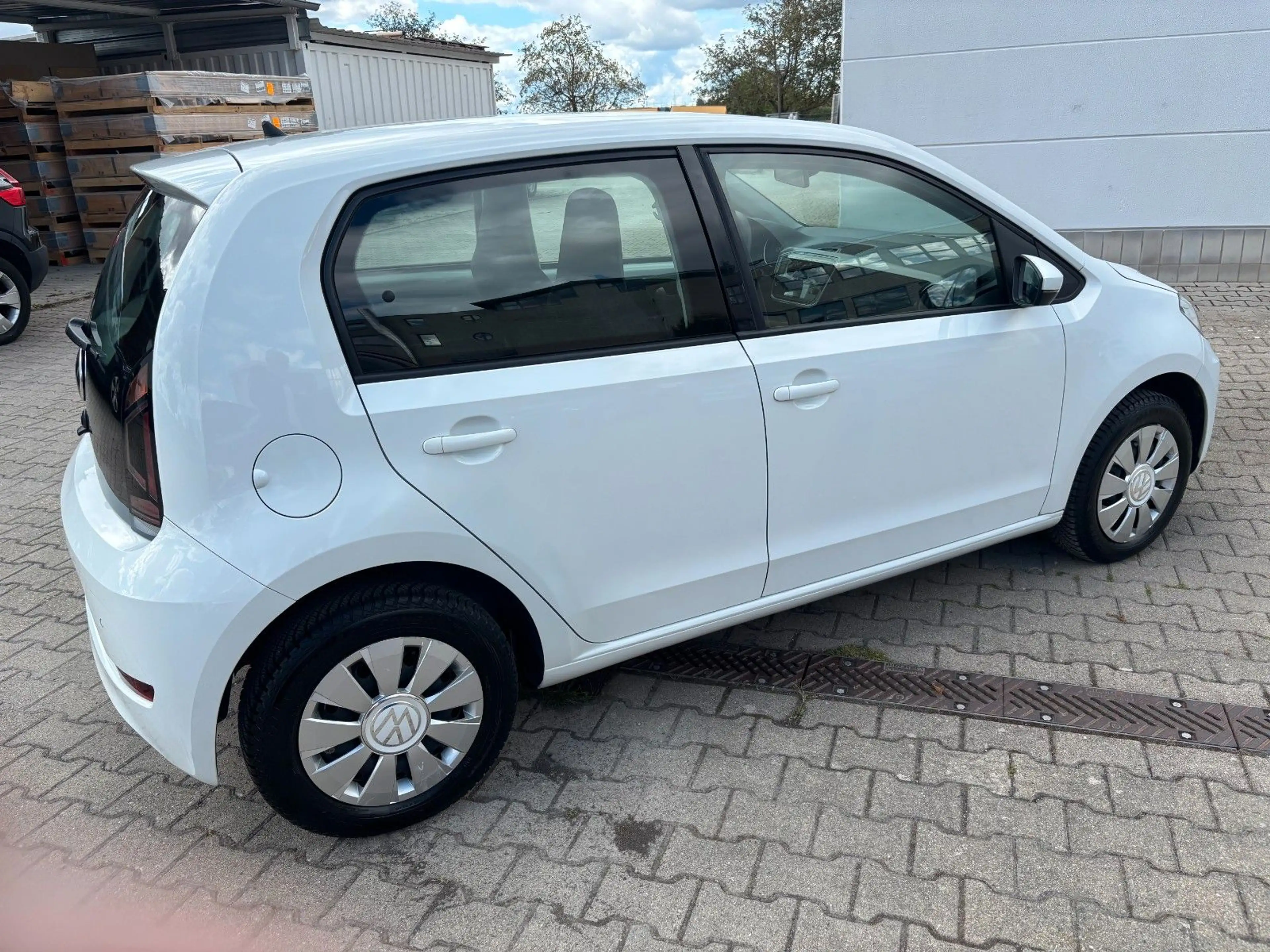 Volkswagen up! *KLIMA*4-Türer*SHZG*PDC*TEMP*KAMERA*SPUR*Eur6 — photo 2