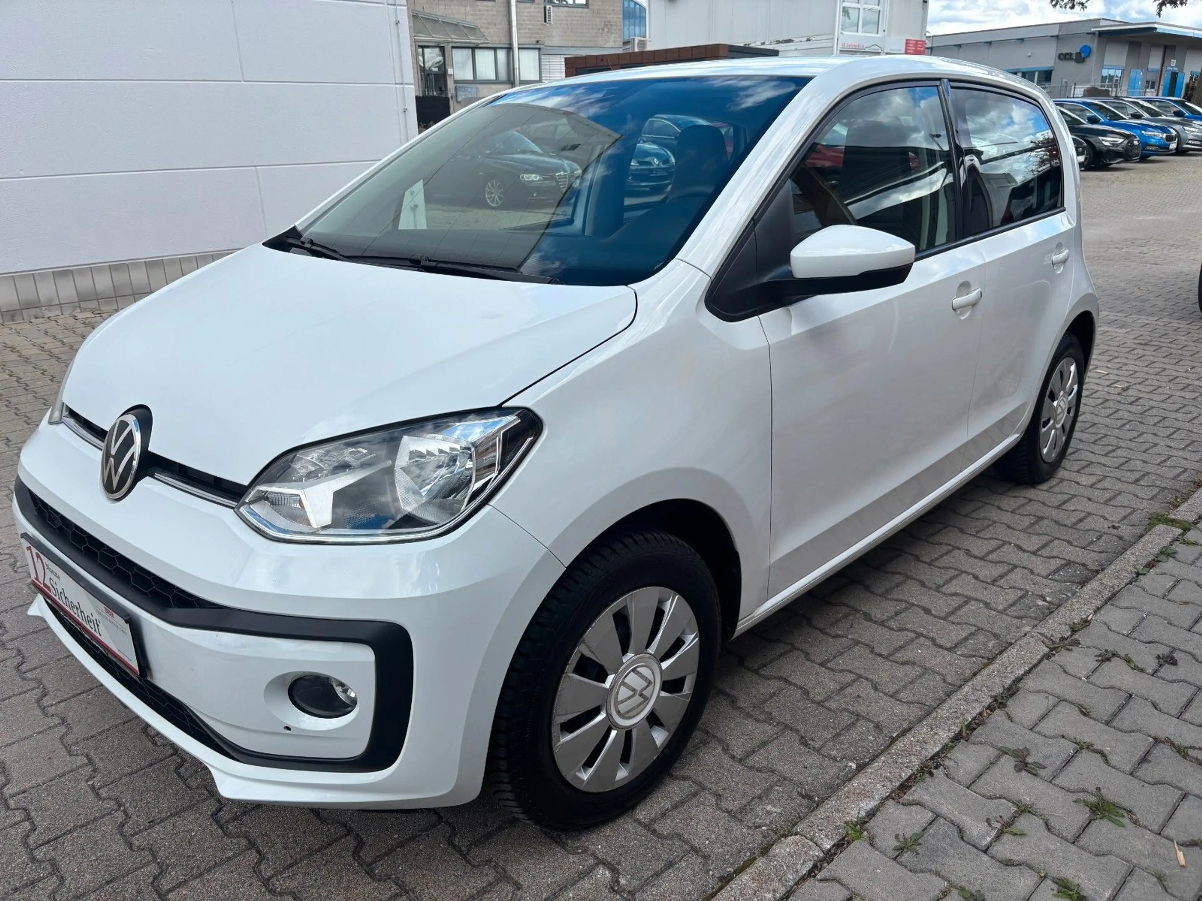 Volkswagen up! *KLIMA*4-Türer*SHZG*PDC*TEMP*KAMERA*SPUR*Eur6 — photo 3