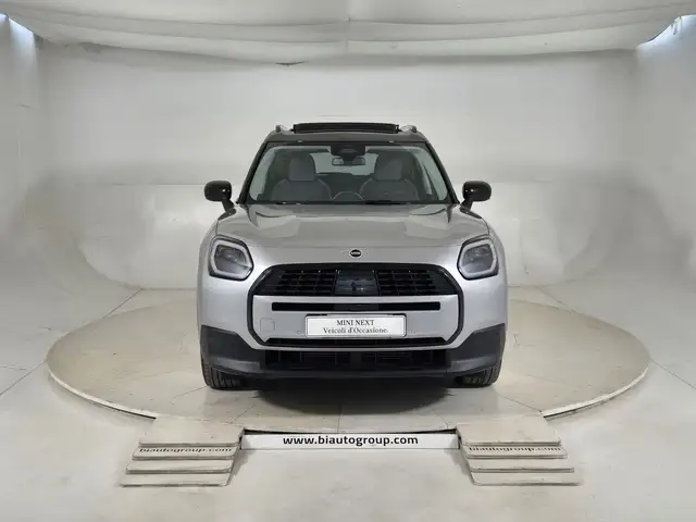 Mini Countryman view 3