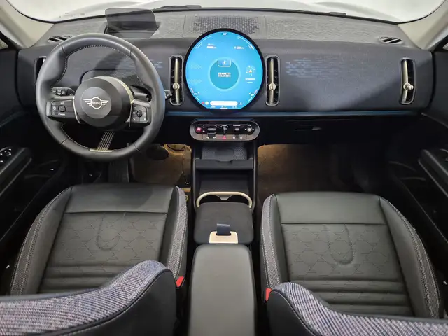 Mini Countryman view 9