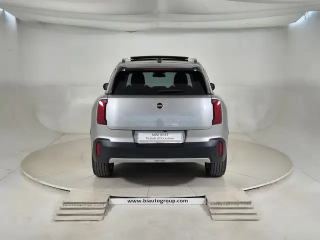 Mini Countryman view 4