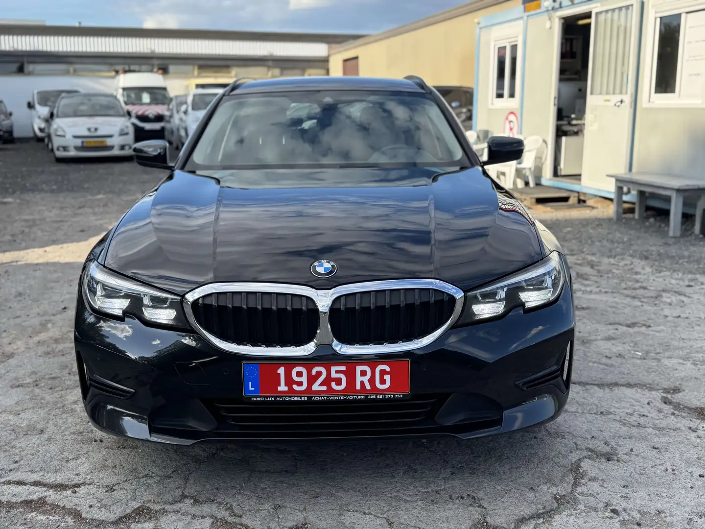 BMW 318 318d Touring Aut. Luxury Line 1-prop  automatique Noir - 2