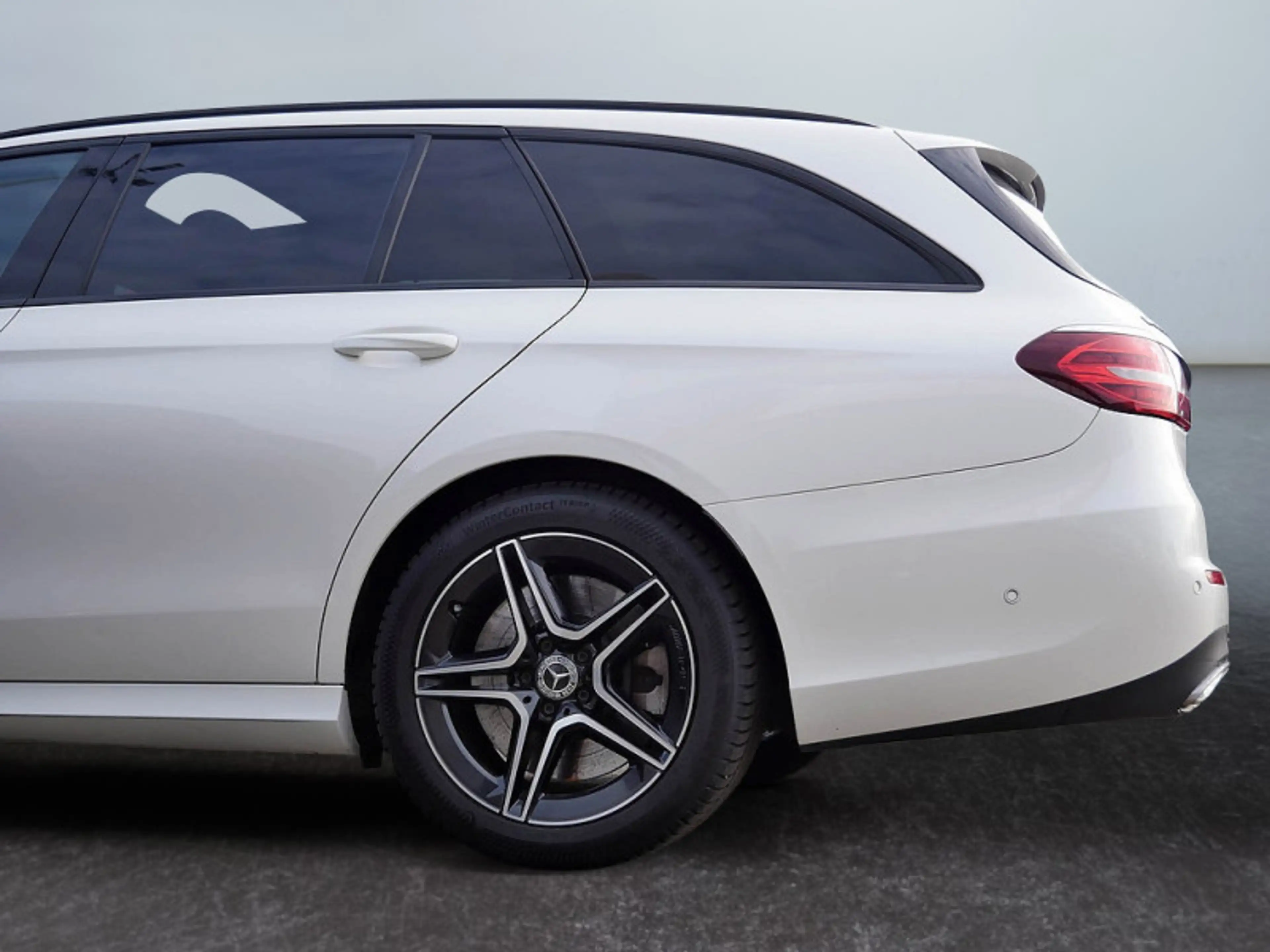 Mercedes-Benz E 450 T 4M AMG BURM NIGHT WIDE MEMO 360 AHK SPUR — photo 5