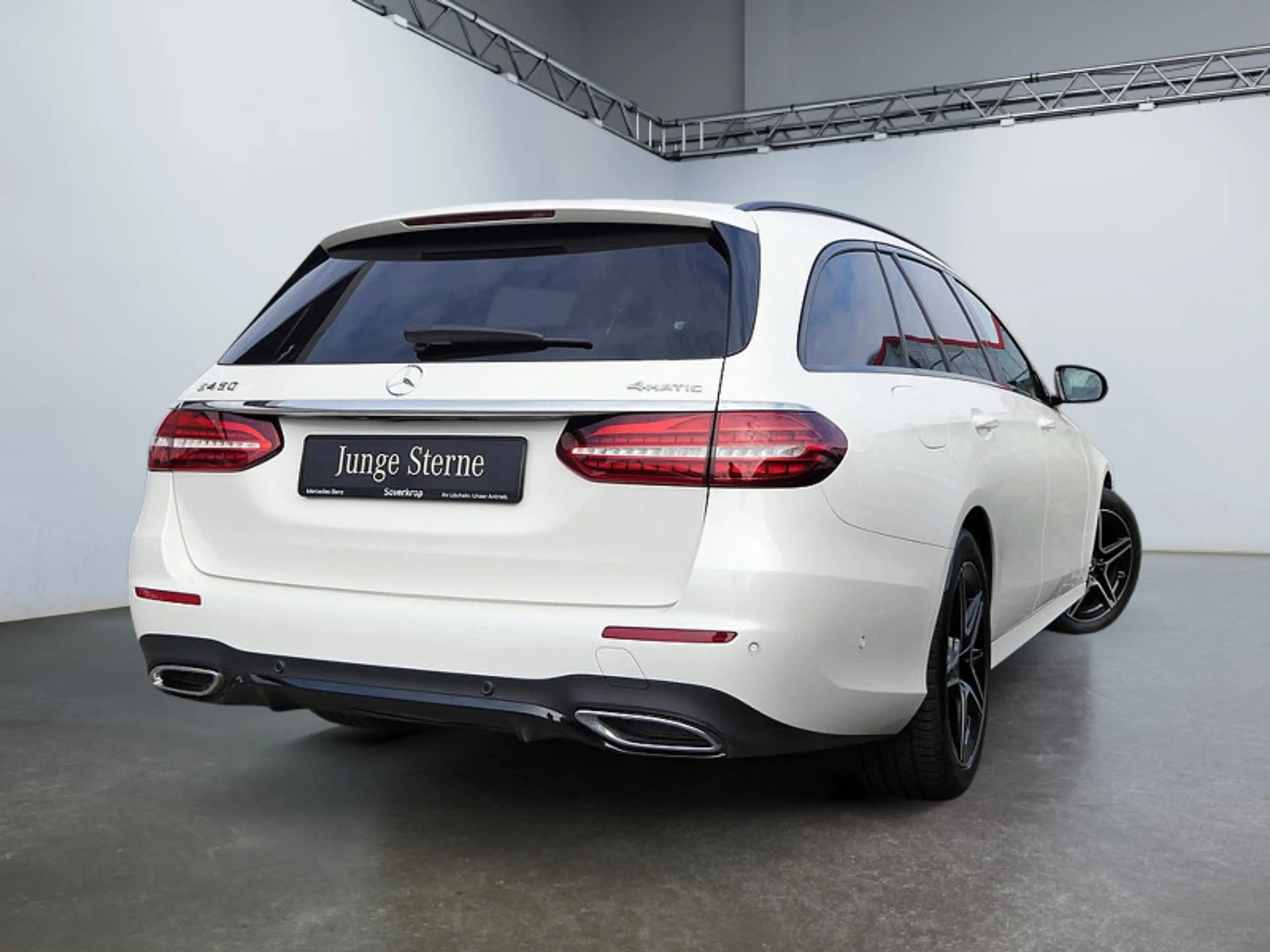 Mercedes-Benz E 450 T 4M AMG BURM NIGHT WIDE MEMO 360 AHK SPUR — photo 4