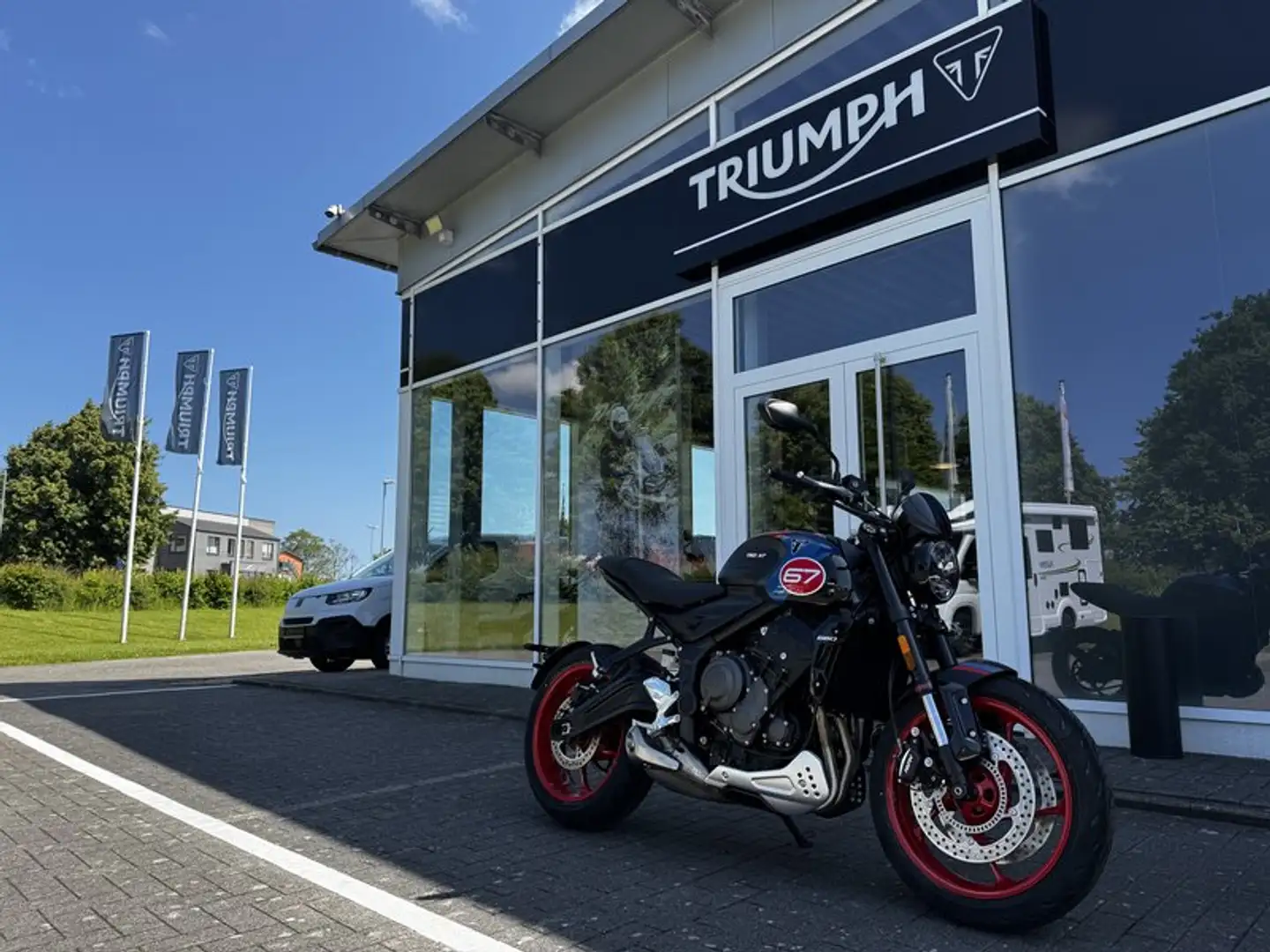 Triumph Trident 660 Triple Tribute Flyscreen+Bugspoiler Bleu - 1