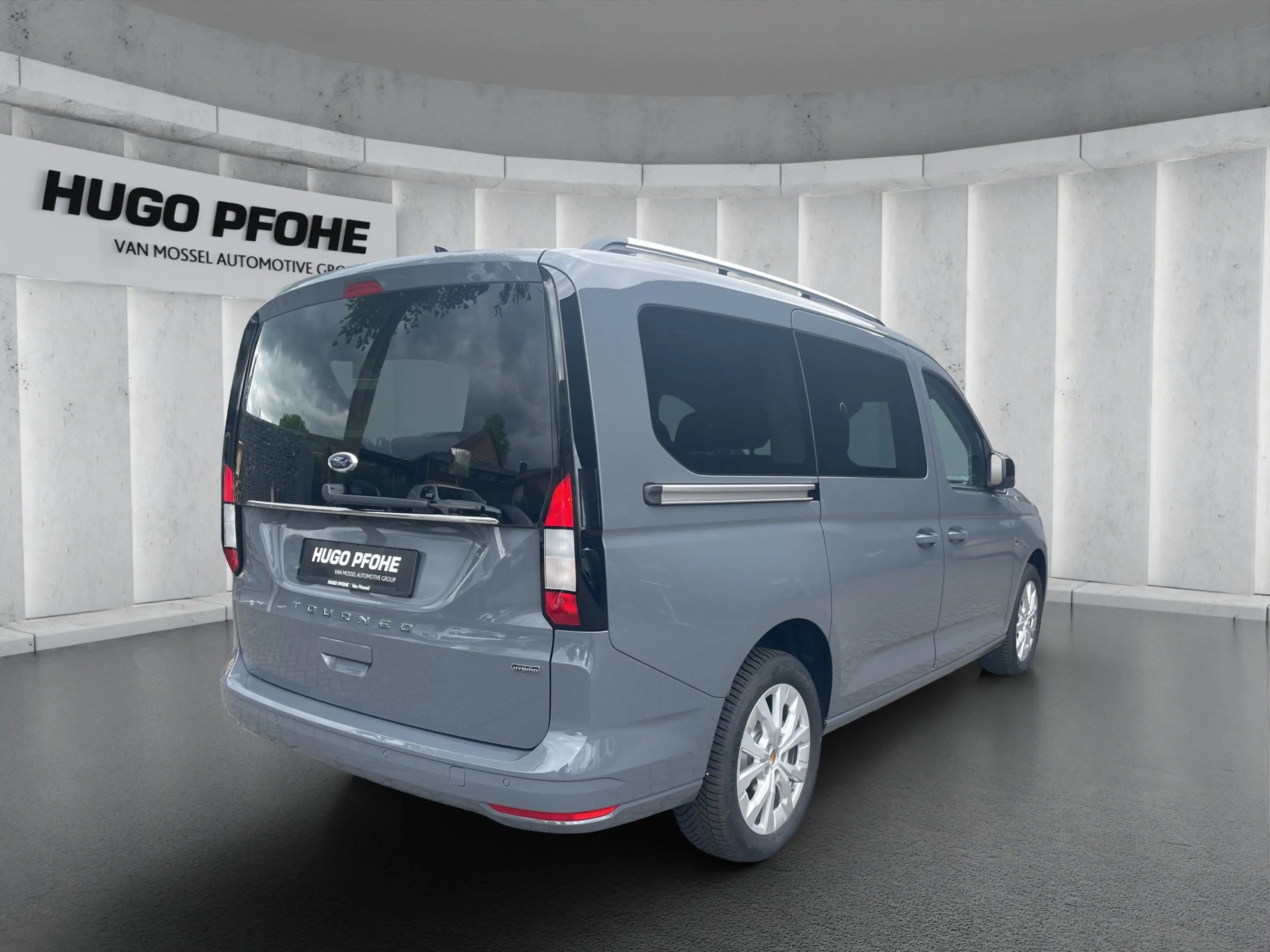 Ford Grand Tourneo Connect Titanium L2. 1.5 l EcoBoost PHEV. 6-Gang-A — photo 5