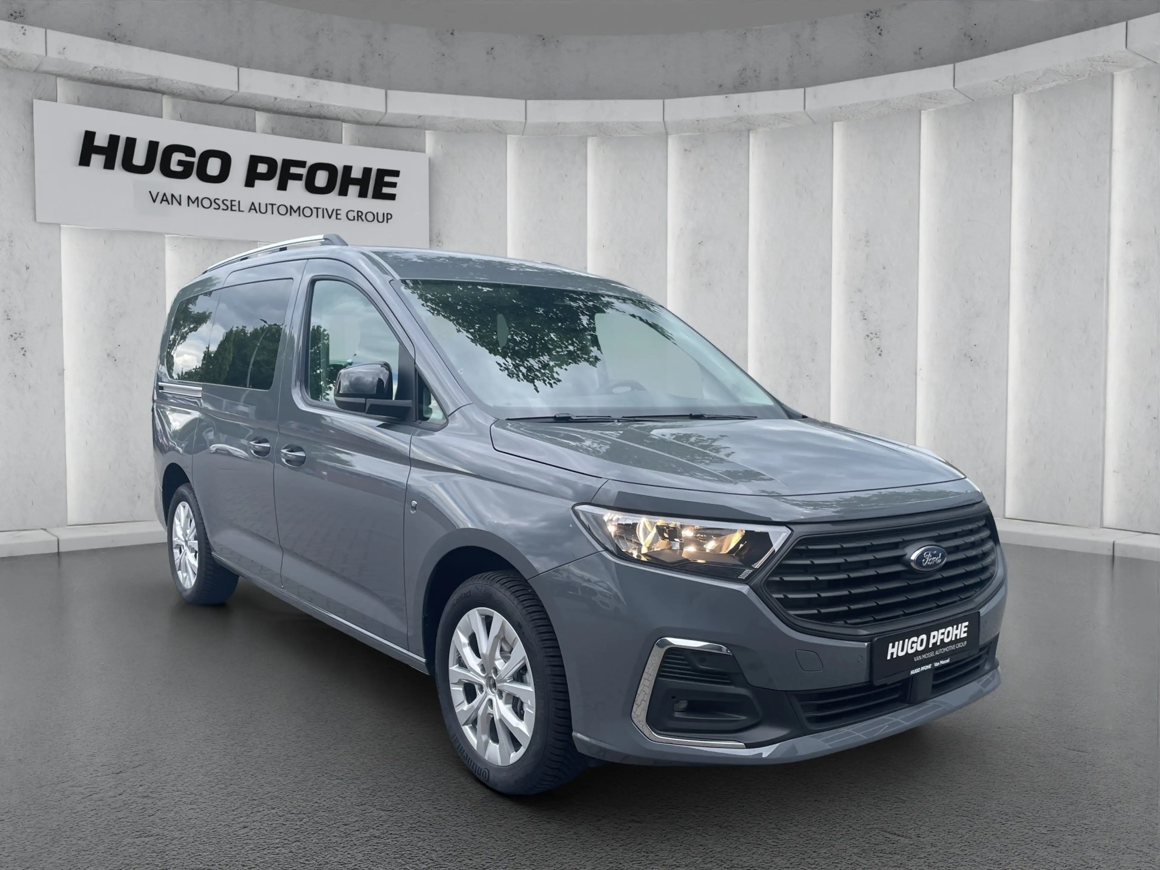 Ford Grand Tourneo Connect Titanium L2. 1.5 l EcoBoost PHEV. 6-Gang-A — photo 7