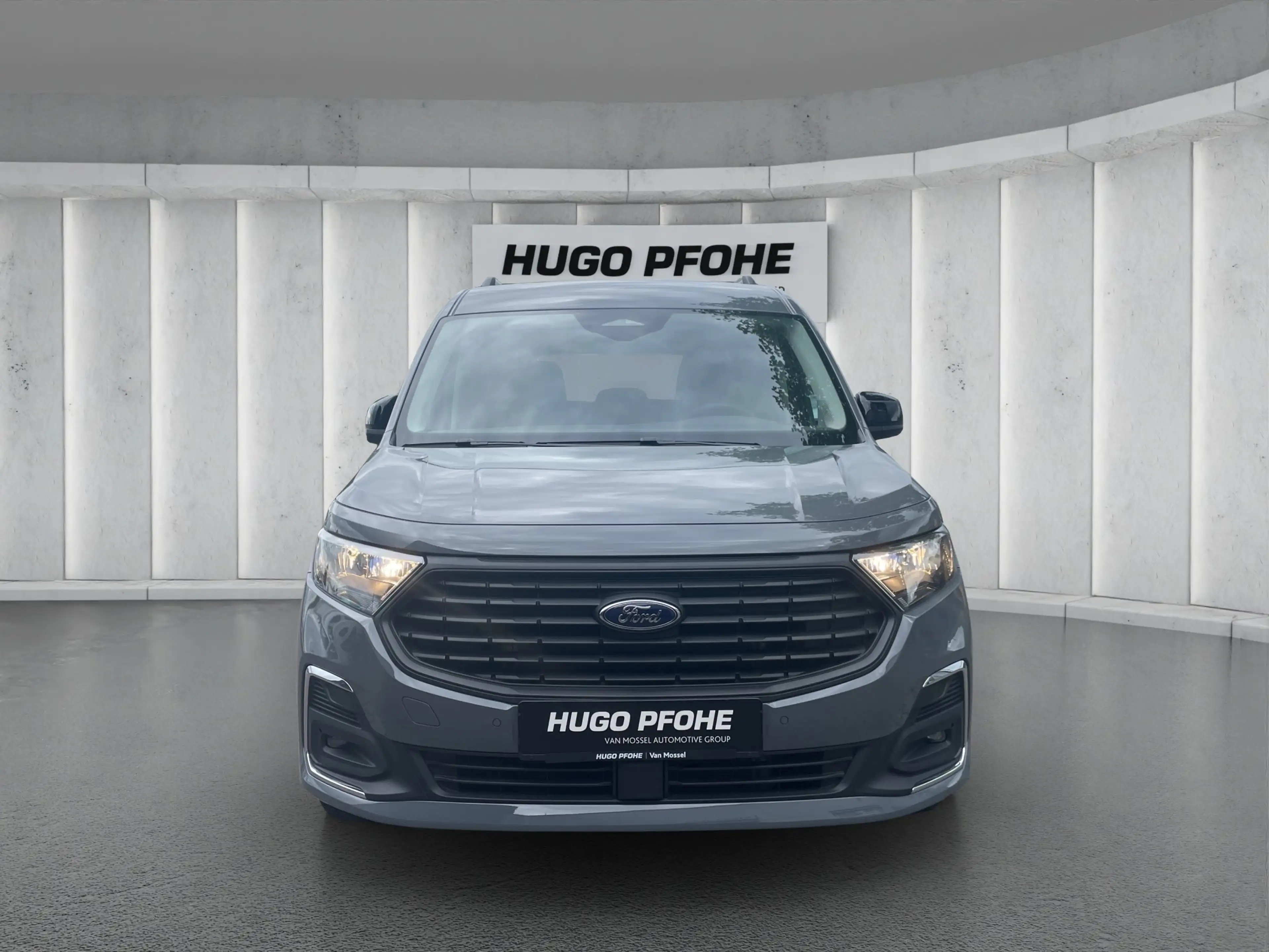 Ford Grand Tourneo Connect Titanium L2. 1.5 l EcoBoost PHEV. 6-Gang-A — photo 8