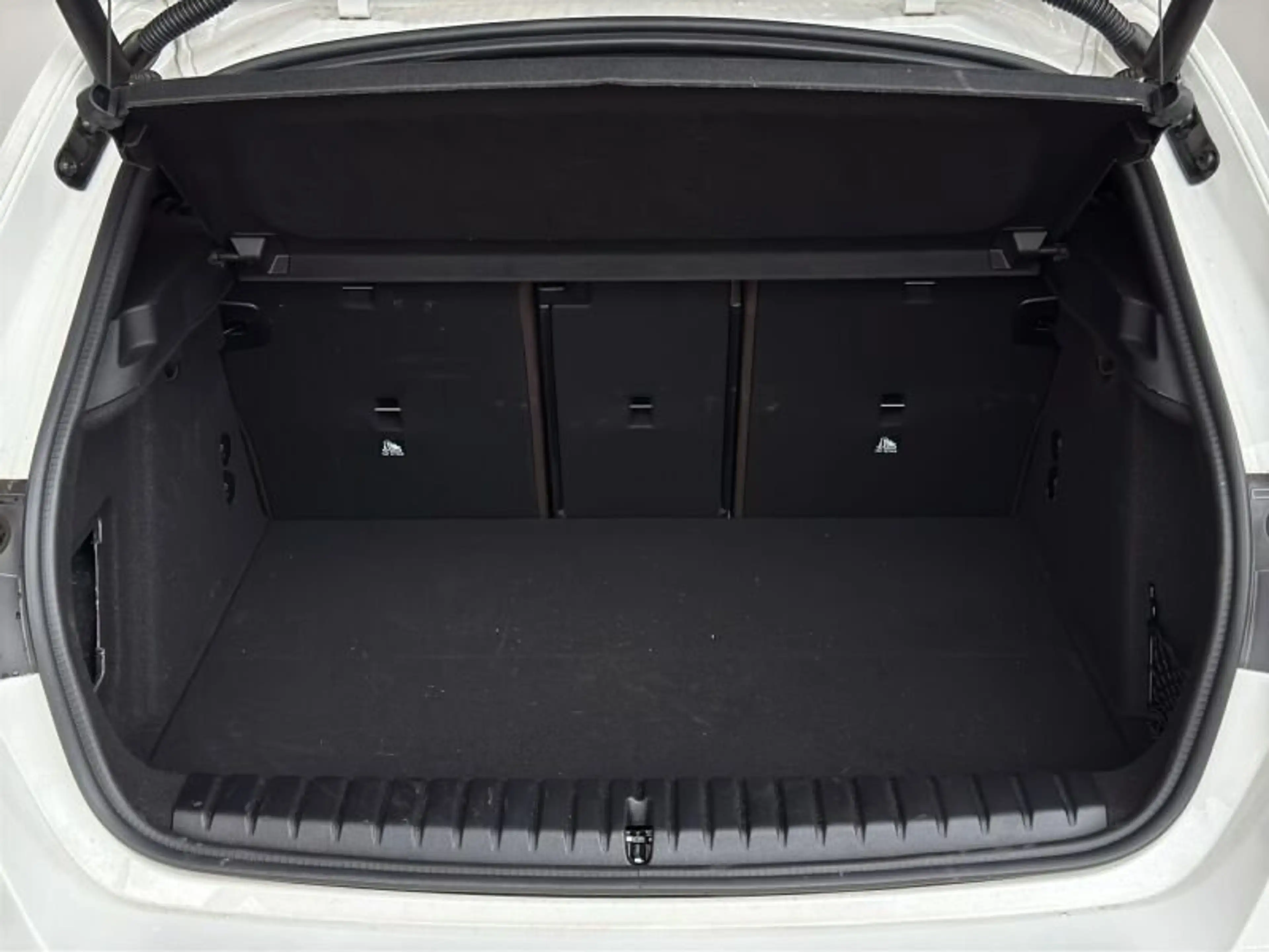 BMW 135 M xDrive Limousine Navi.LED.360°.AHK.ACC.KfZg — photo 9