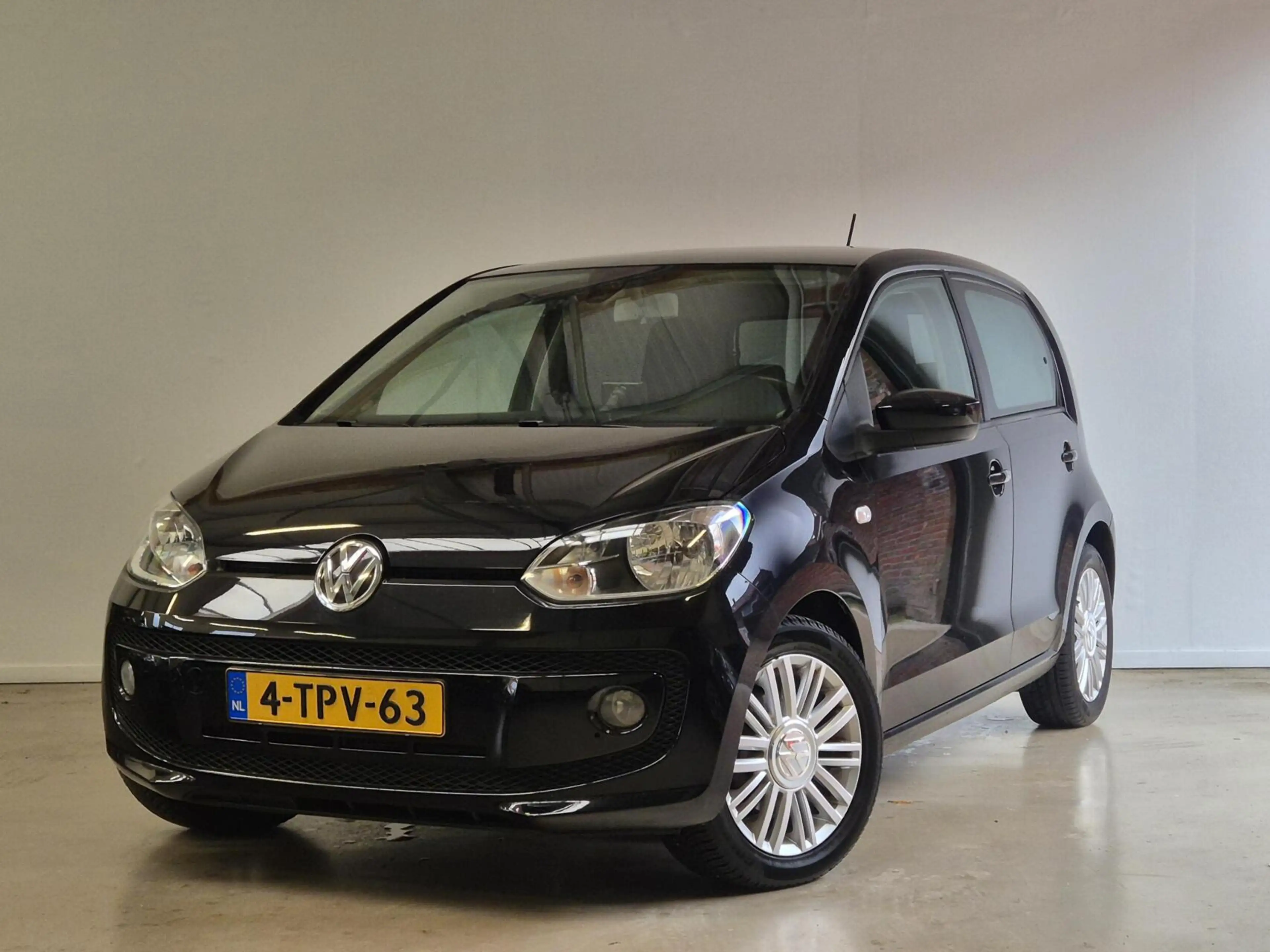 Volkswagen up! 1.0 high up! / Leren Bekleding / Cruisecontrol