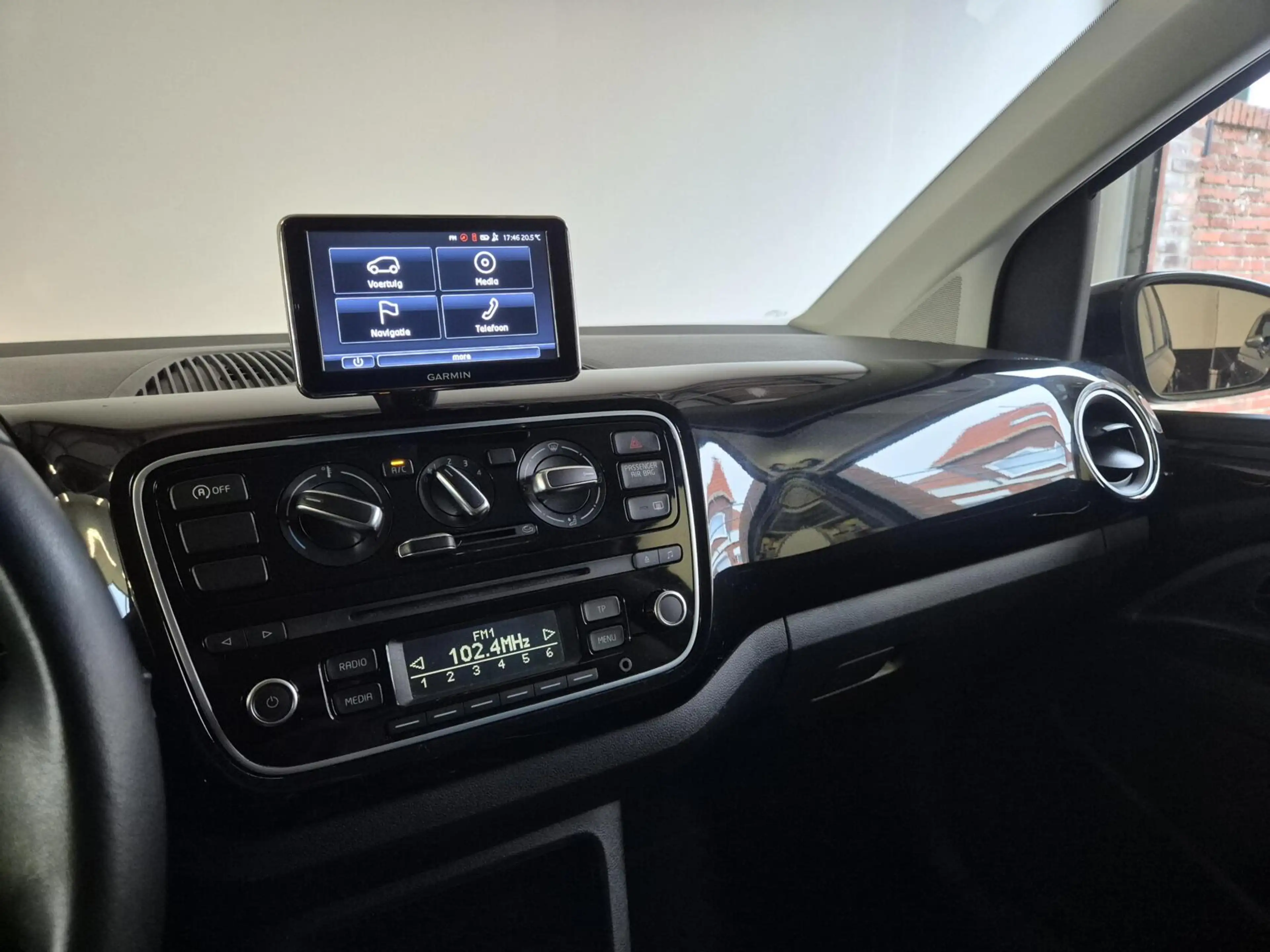 Volkswagen up! 1.0 high up! / Leren Bekleding / Cruisecontrol — photo 12
