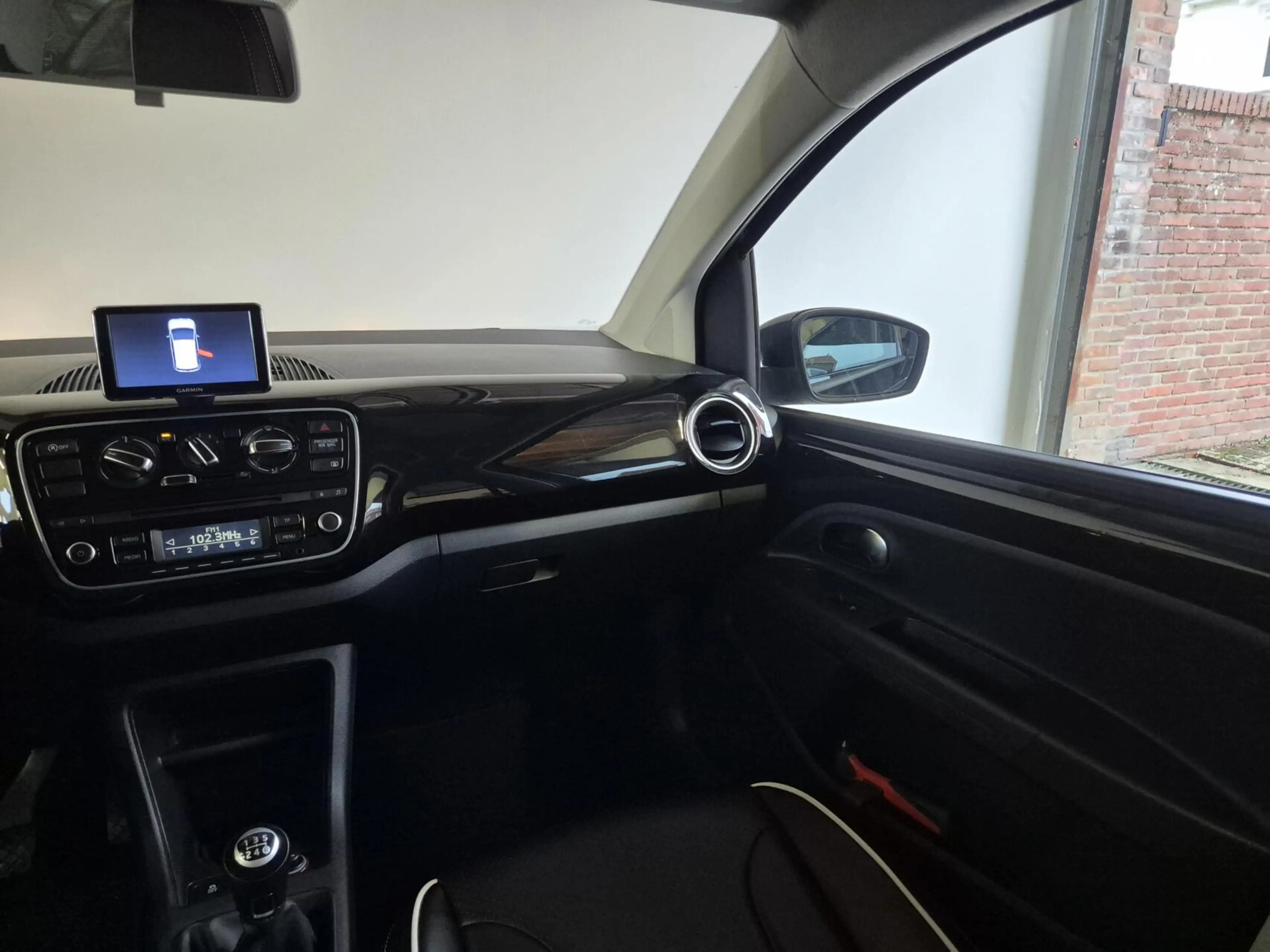 Volkswagen up! 1.0 high up! / Leren Bekleding / Cruisecontrol — photo 8