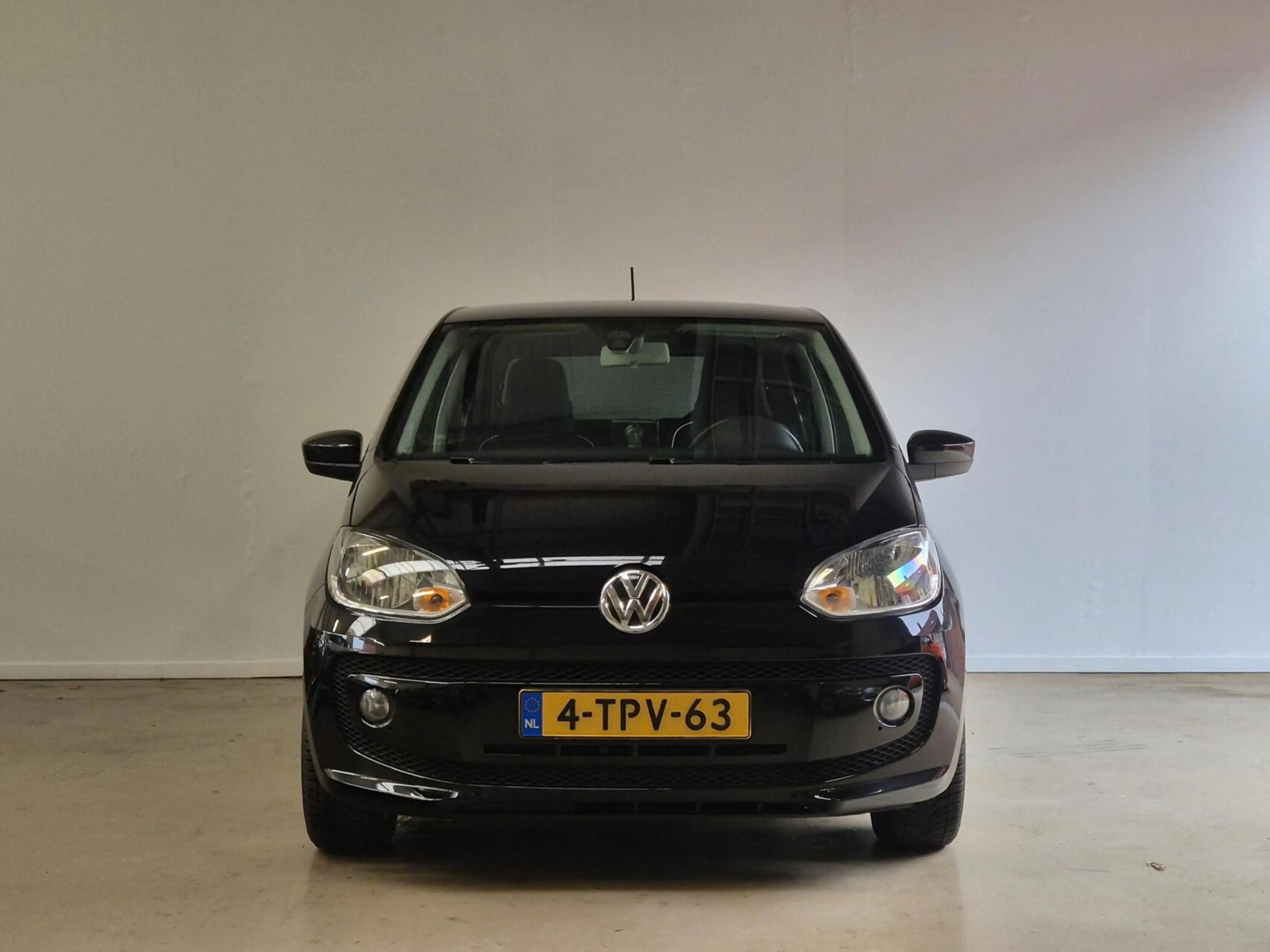Volkswagen up! 1.0 high up! / Leren Bekleding / Cruisecontrol — photo 5
