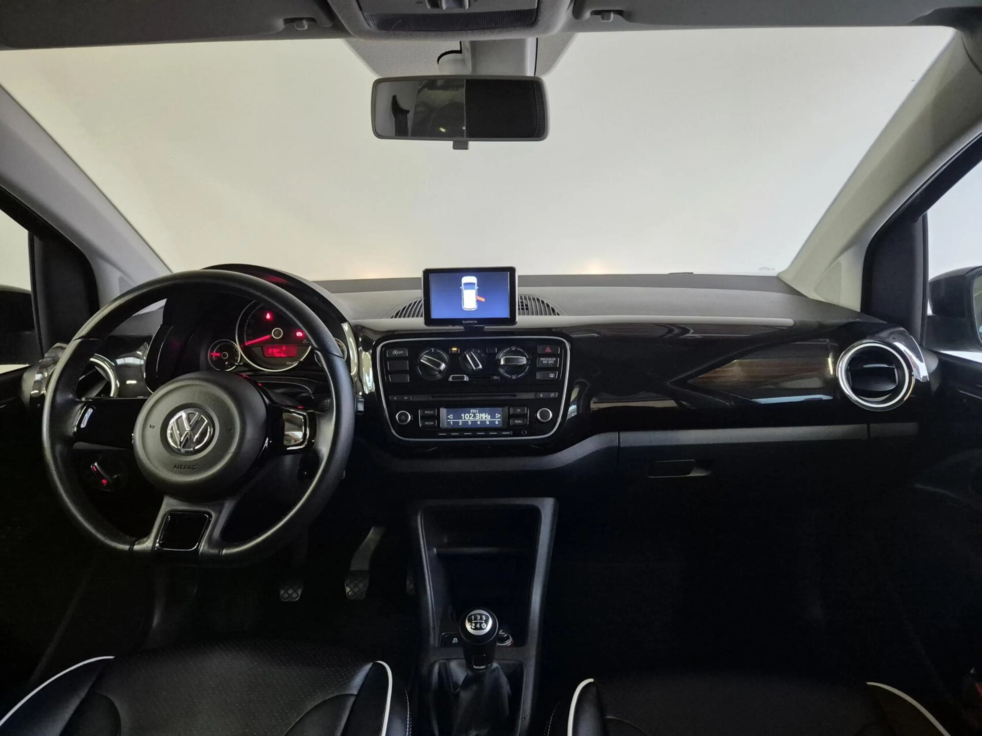 Volkswagen up! 1.0 high up! / Leren Bekleding / Cruisecontrol — photo 7