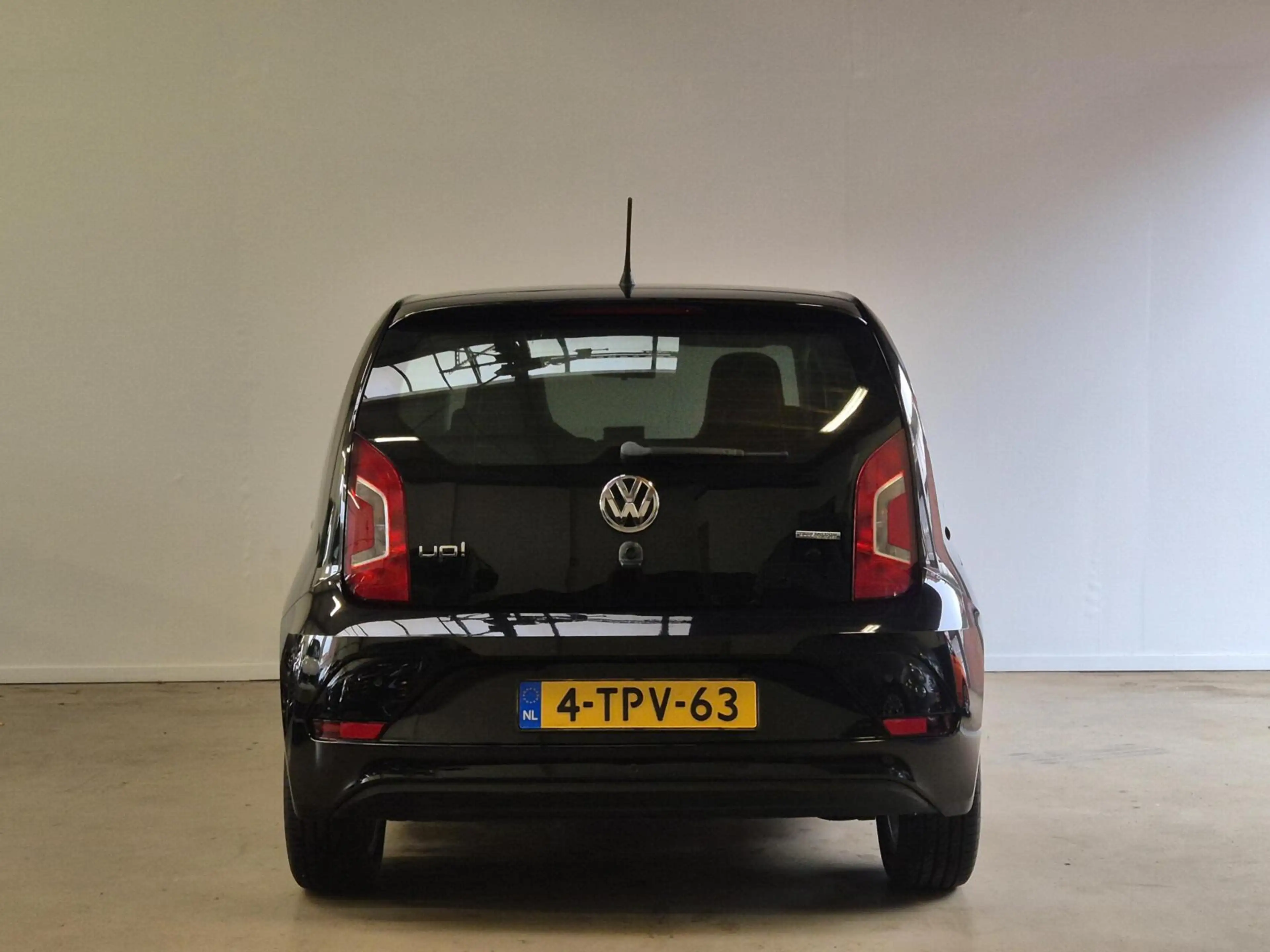 Volkswagen up! 1.0 high up! / Leren Bekleding / Cruisecontrol — photo 13