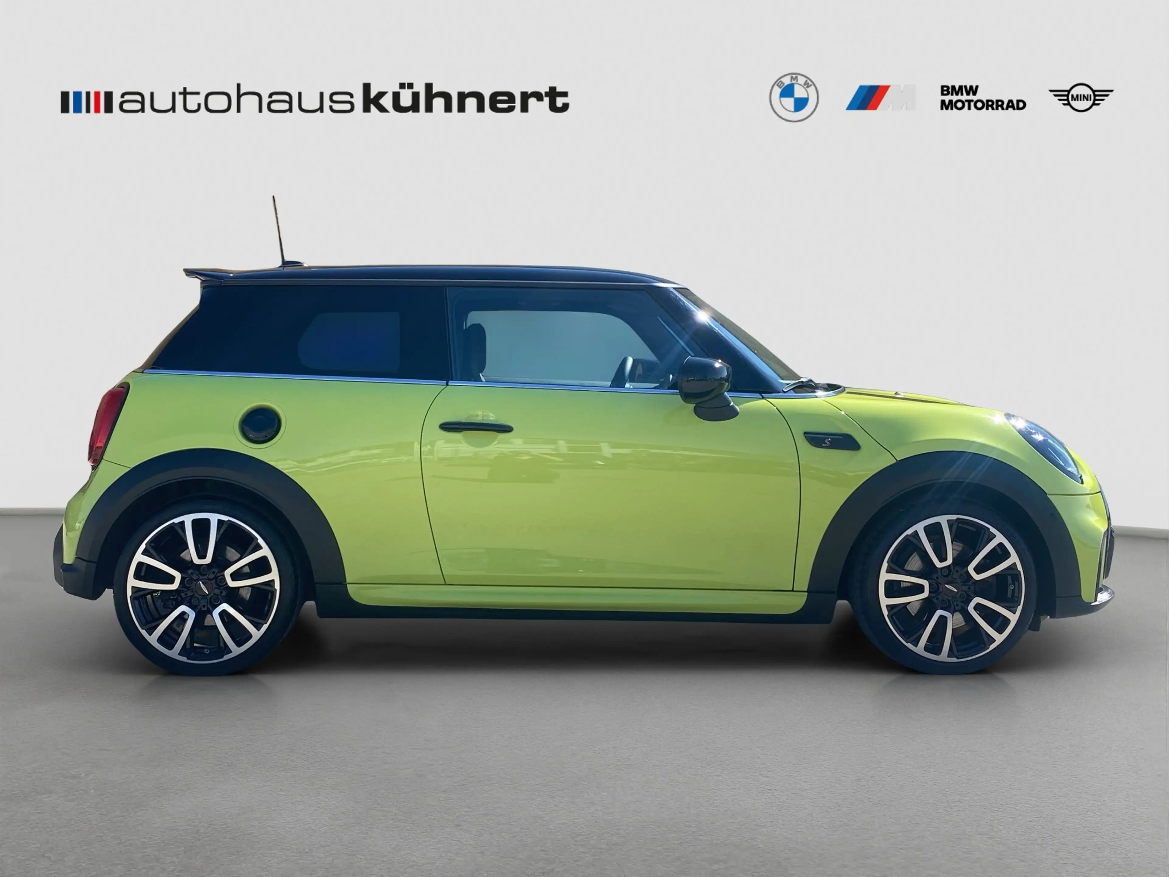 MINI Cooper S JCW Trim LED ACC DrvAss HUD RFK Carplay — photo 8