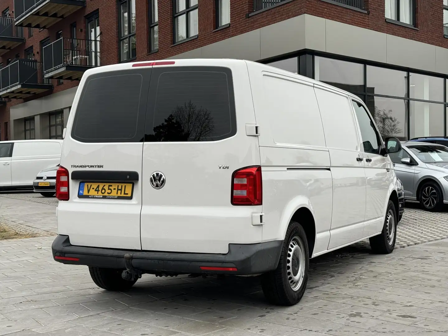 Volkswagen T6 Transporter 2.0 TDI L2H1 Economy Euro 6 | 105pk | Achterdeuren Wit - 2
