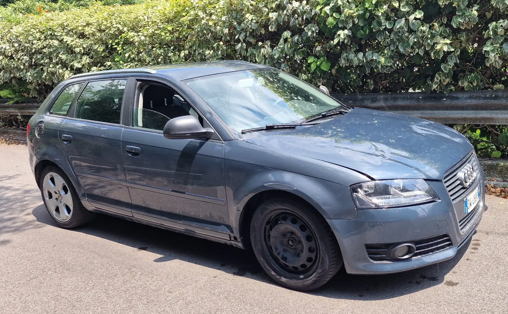 Audi A3 Sportback 1.9 tdi Attraction Gris - 2