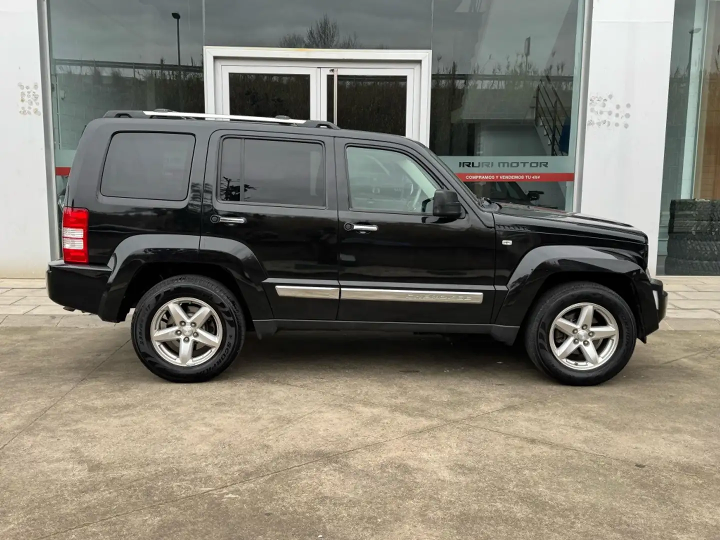 Jeep Cherokee 2.8CRD Limited Černá - 1