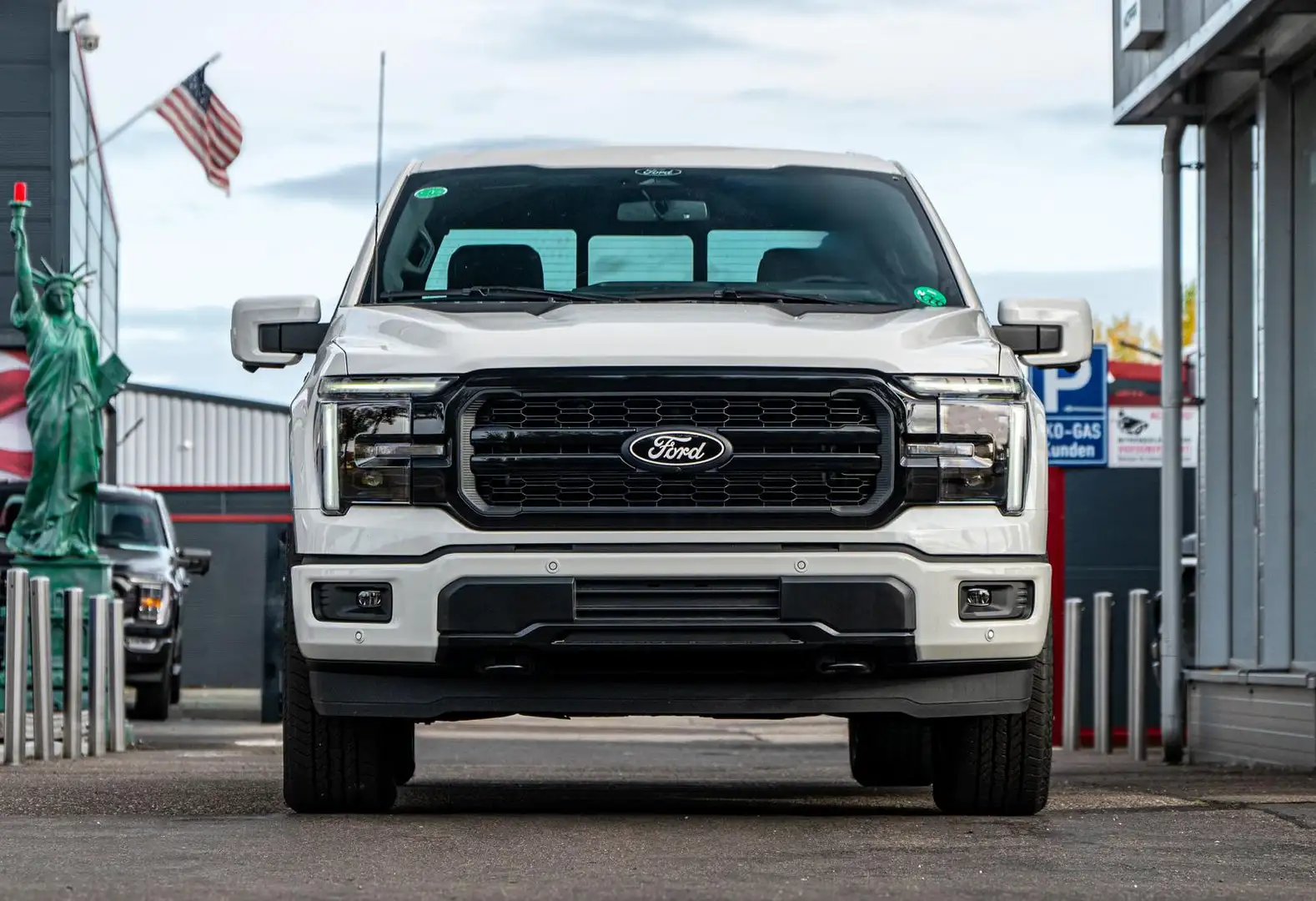 Ford F 150 Lariat Black MY25 5,0l SONDERAKTION DEZEMBER Fehér - 2