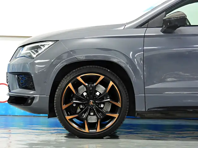 Cupra Ateca view 3