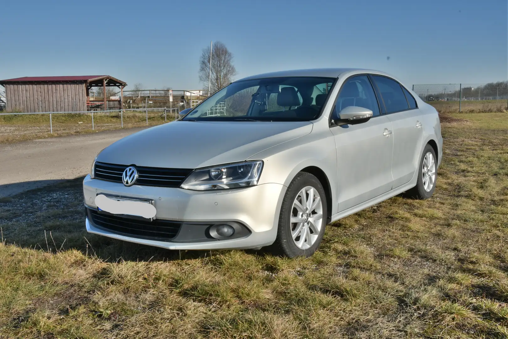 Volkswagen Jetta 1.2 TSI Comfortline,HU 01/27,Unfallfrei,Leder,Navi Silber - 1