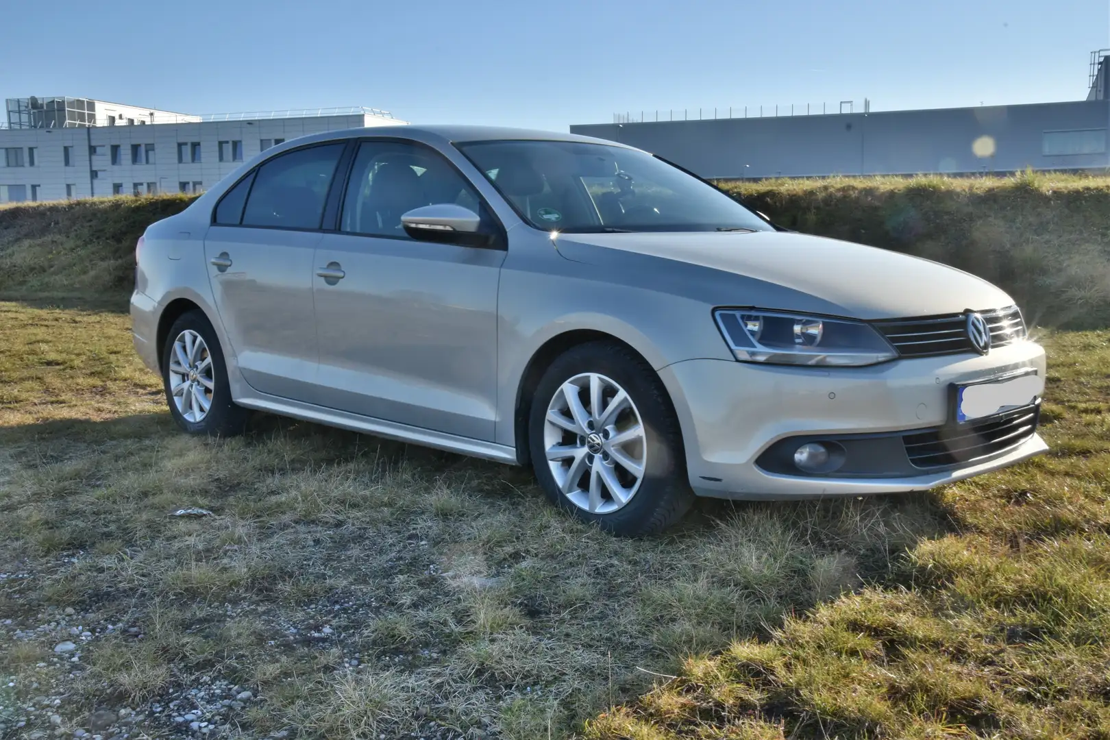 Volkswagen Jetta 1.2 TSI Comfortline,HU 01/27,Unfallfrei,Leder,Navi Silber - 2