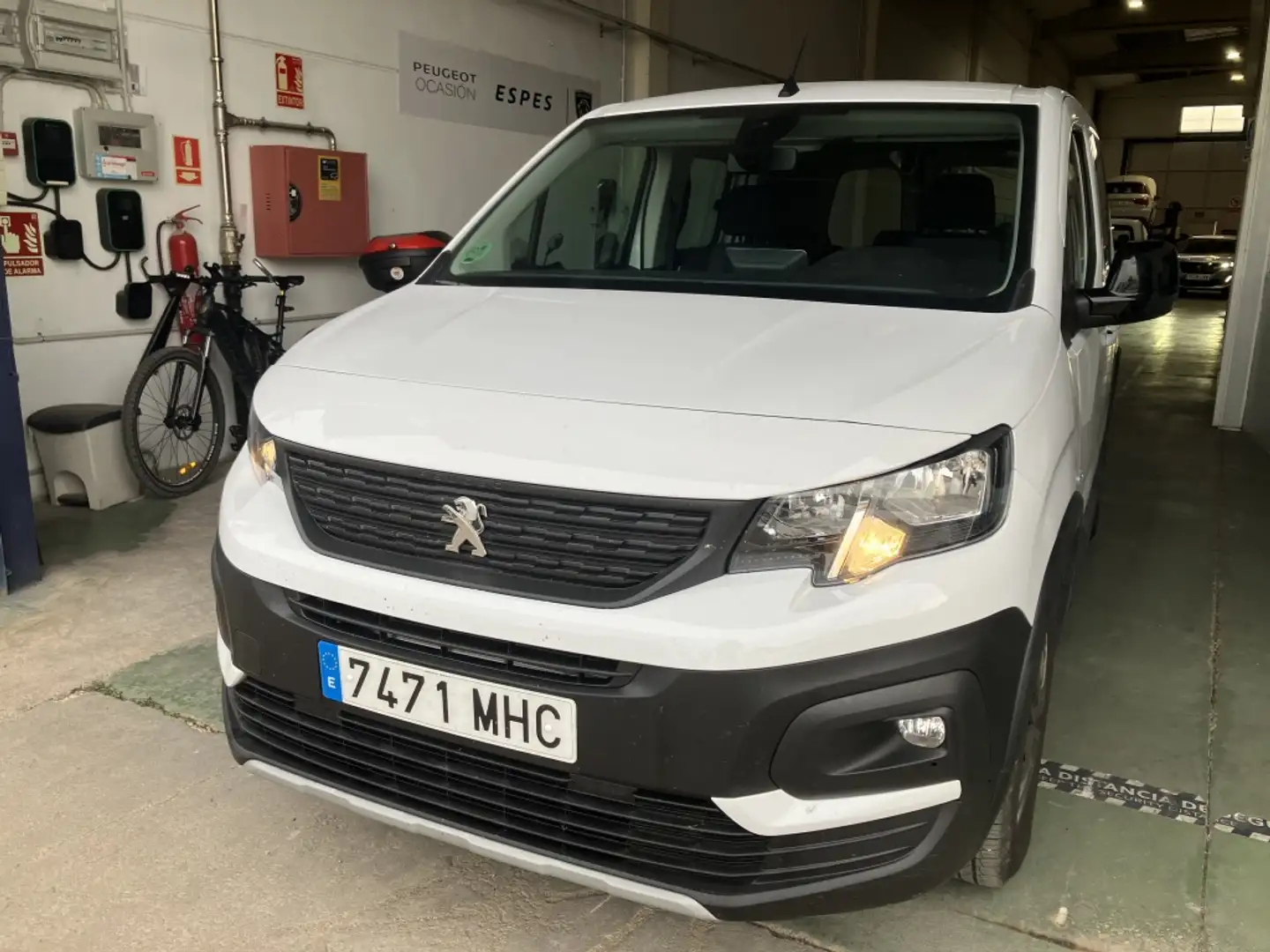 Peugeot Rifter 1.5BlueHDi S&S Standard Active Pack 100 Bílá - 1