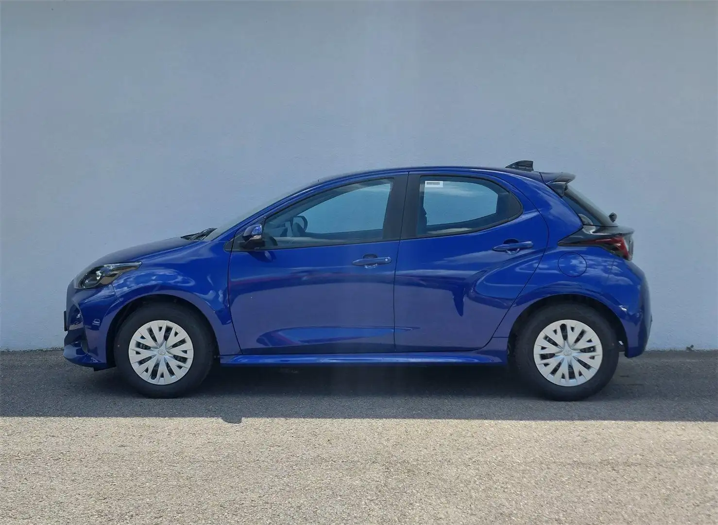 Toyota Yaris - 1,5 l Hybrid Active + Business-Paket Blau - 2
