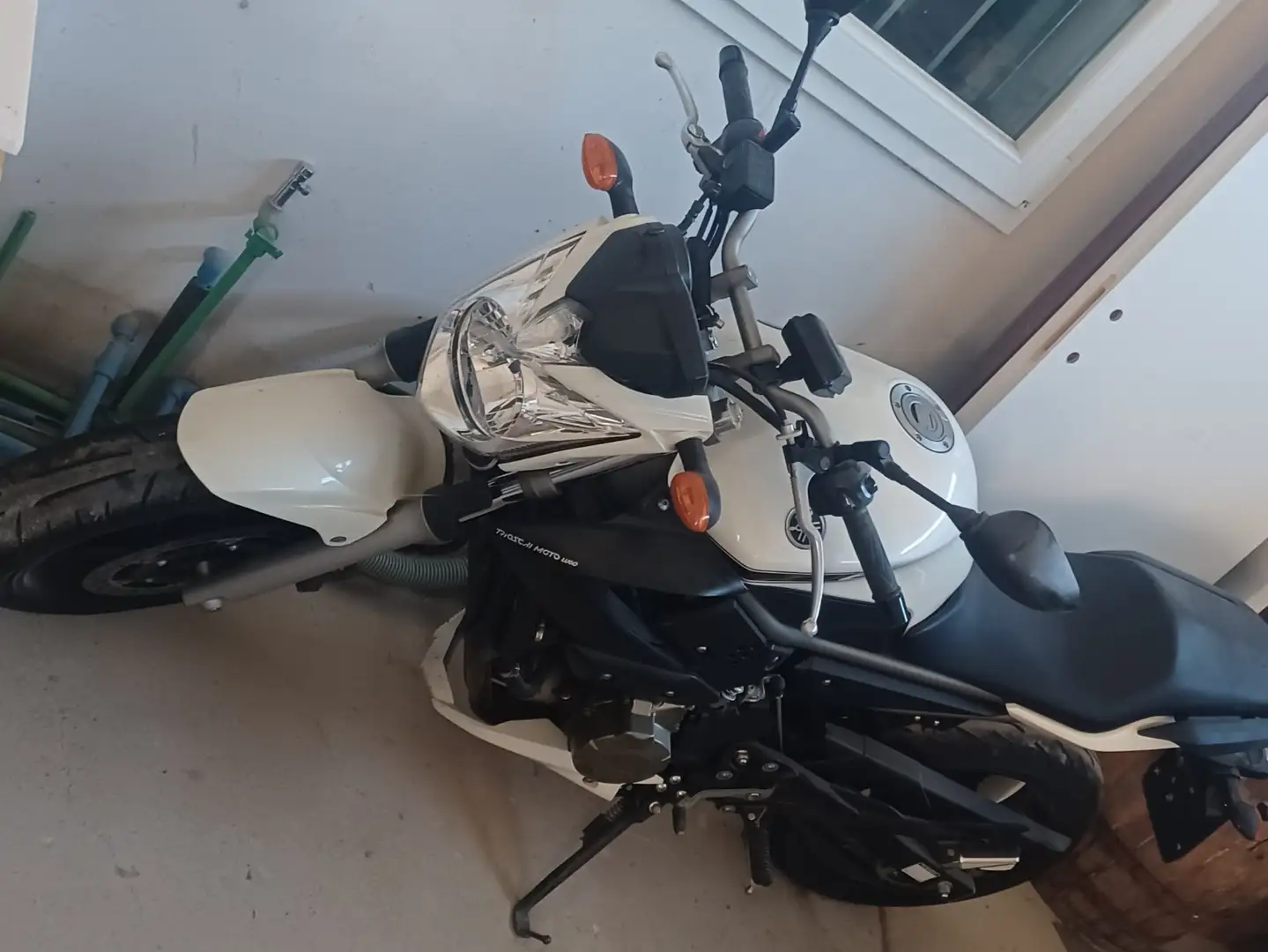 Yamaha XJ 6 Бежевый  - 2