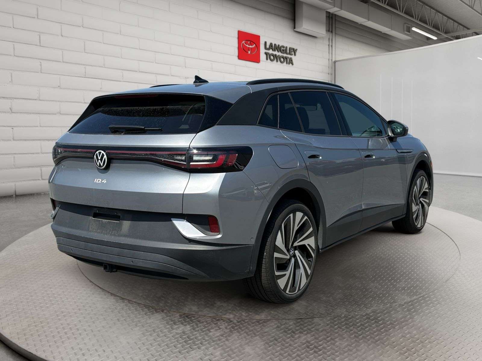 2024 Volkswagen ID.4 PRO S AWD; AUTOMATIC, LEATHER, BACKUP CAMERA, BUTT — снимка 1