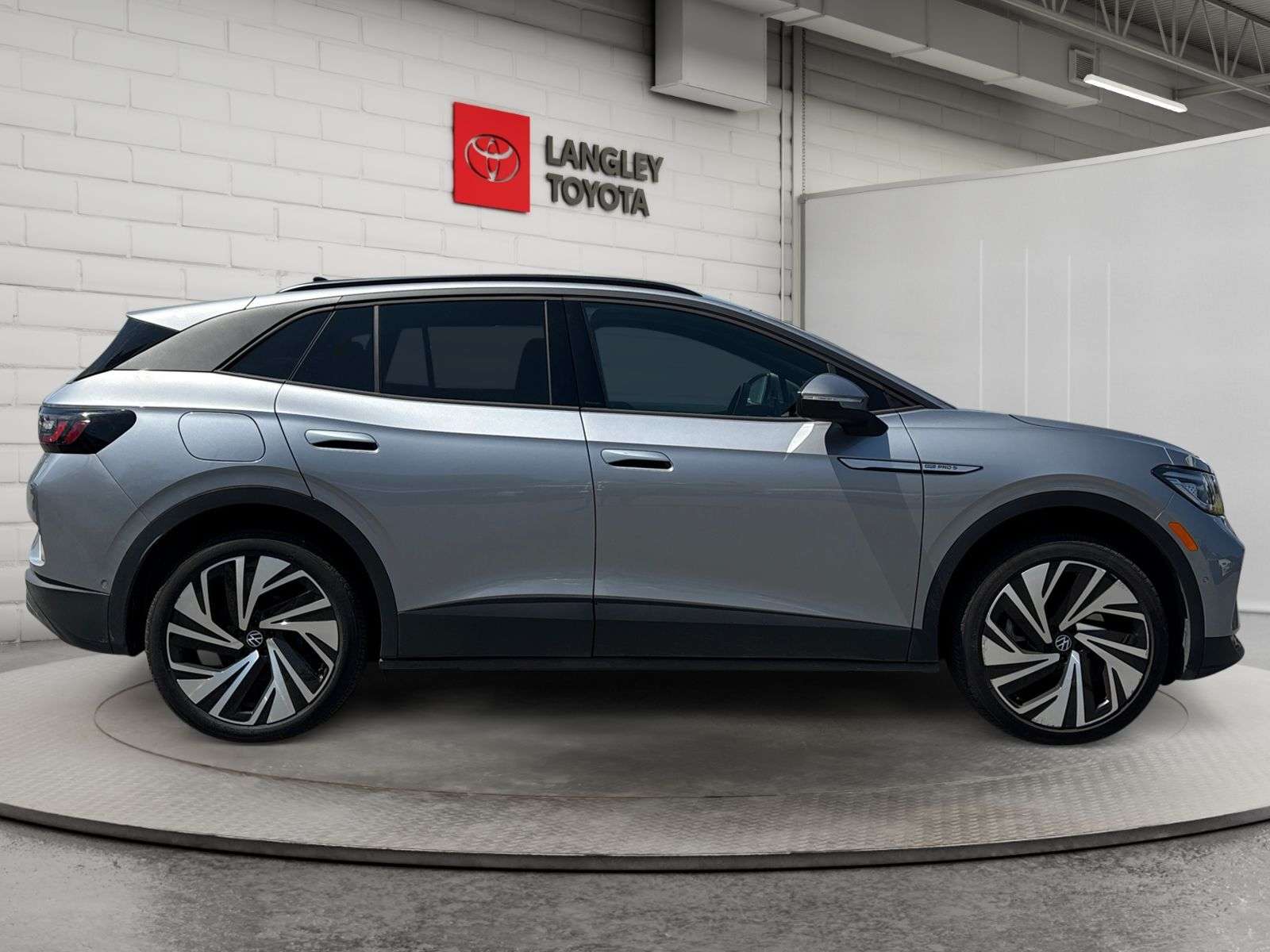 2024 Volkswagen ID.4 PRO S AWD; AUTOMATIC, LEATHER, BACKUP CAMERA, BUTT — снимка 1