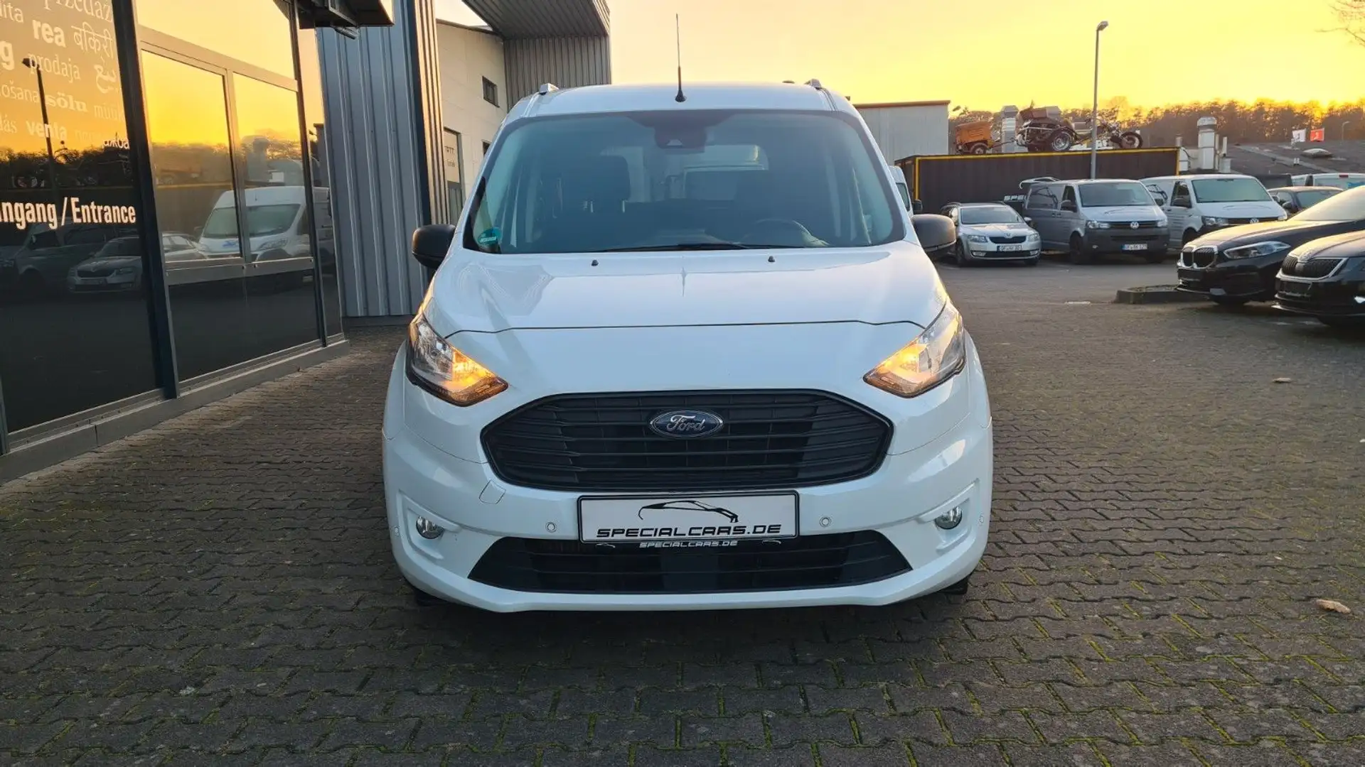 Ford Tourneo Connect AUT - NAVI - ASSISTS - AHK Weiß - 2