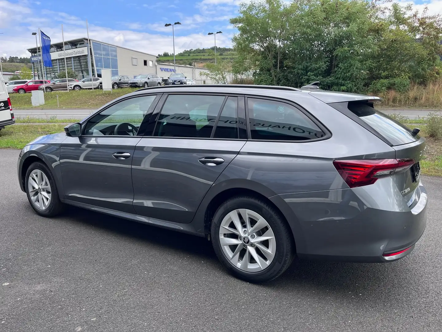 Skoda Octavia 1.5 TSI mHEV 110 kW Selection Grau - 2