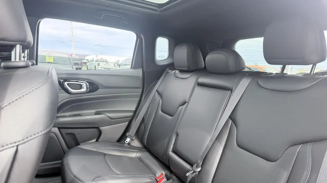 Jeep Compass photo Jeep Compass