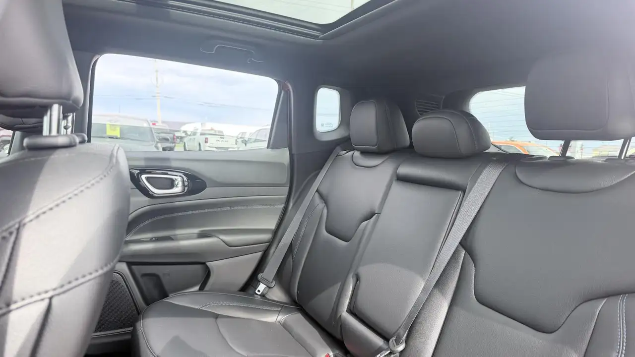 Jeep Compass photo Jeep Compass