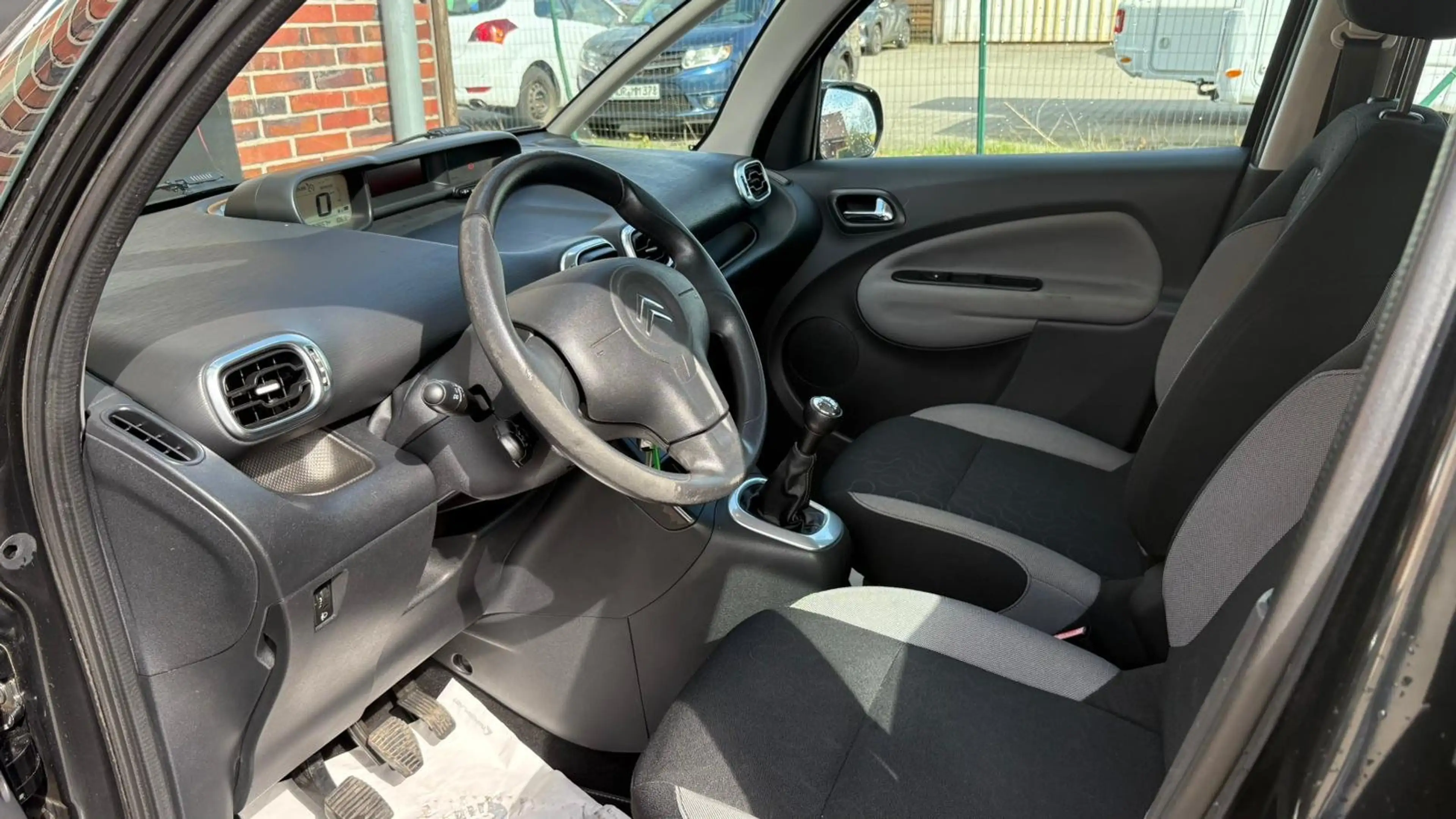 Citroen C3 Picasso 1.4 VTi *2 .Hand*93.000KM*Finanzierung*Garantie* — photo 9
