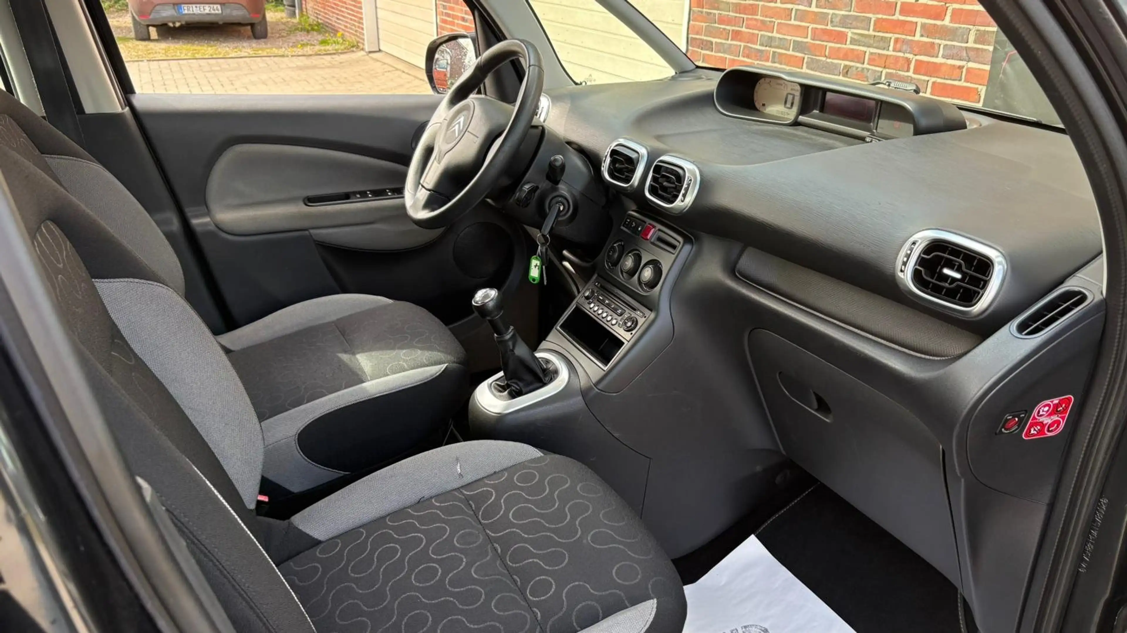 Citroen C3 Picasso 1.4 VTi *2 .Hand*93.000KM*Finanzierung*Garantie* — photo 10