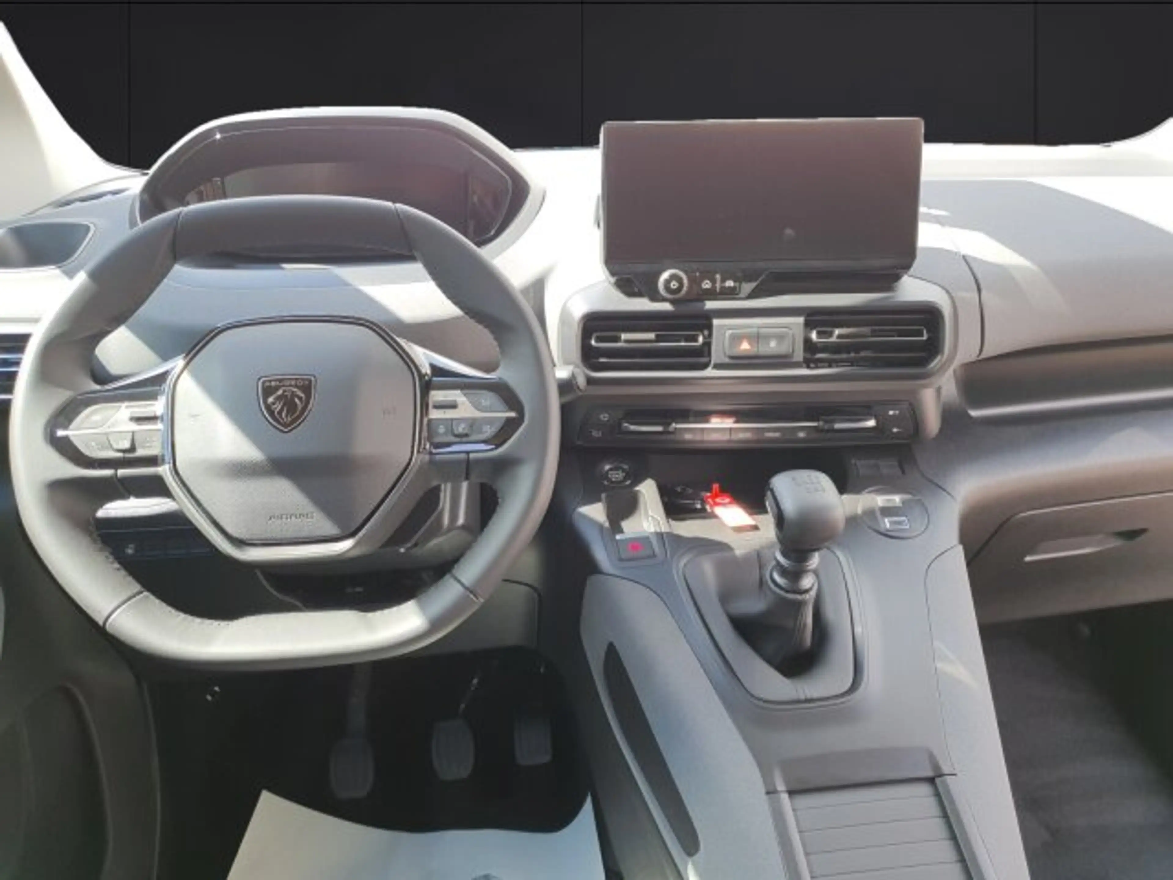 Peugeot Rifter Rifter Allure 100 +180°Kamera+Keyless+FSH+SHZ+ — photo 12