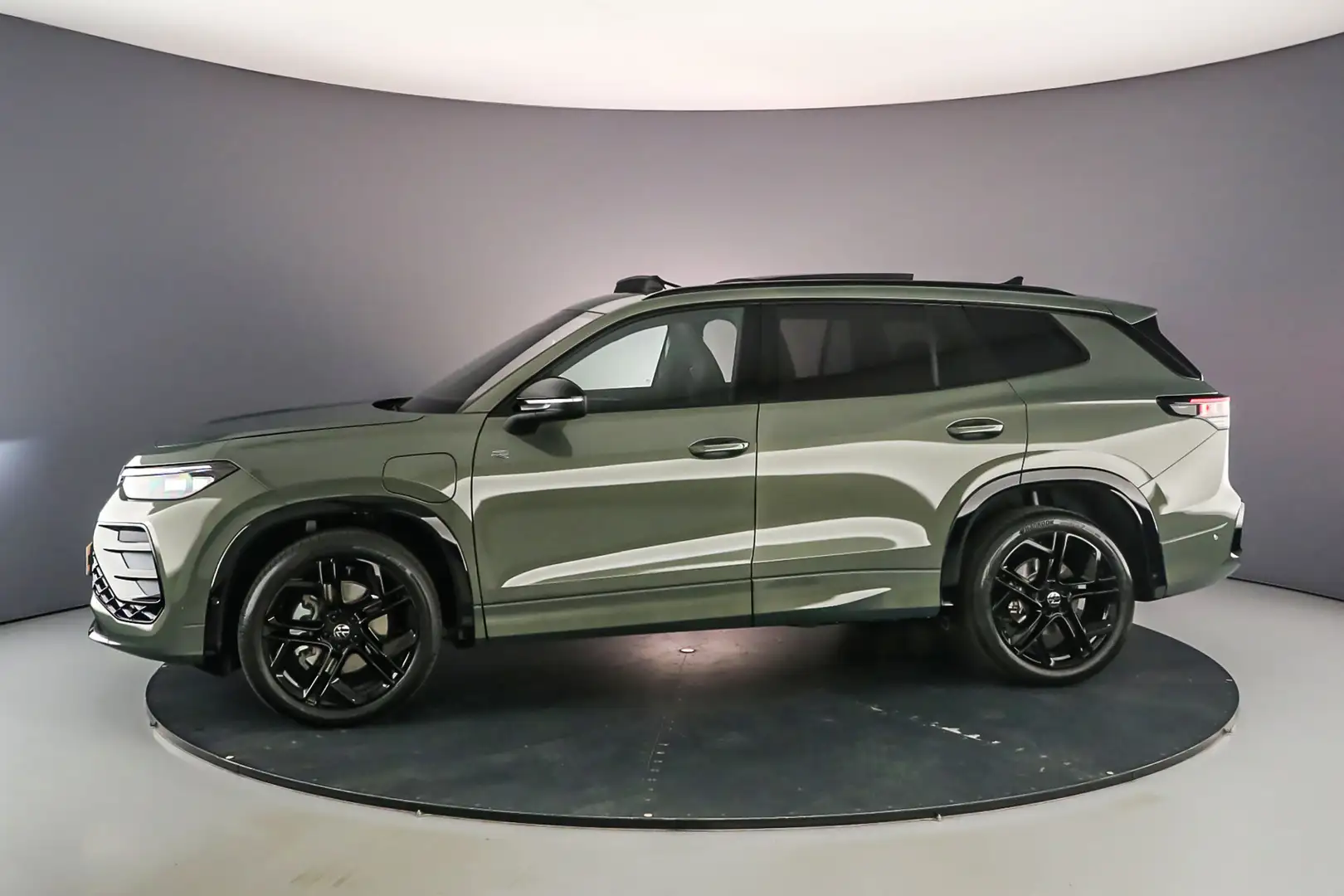 Volkswagen Tayron 1.5 eHybrid 204pk R-Line Edition Groen - 2