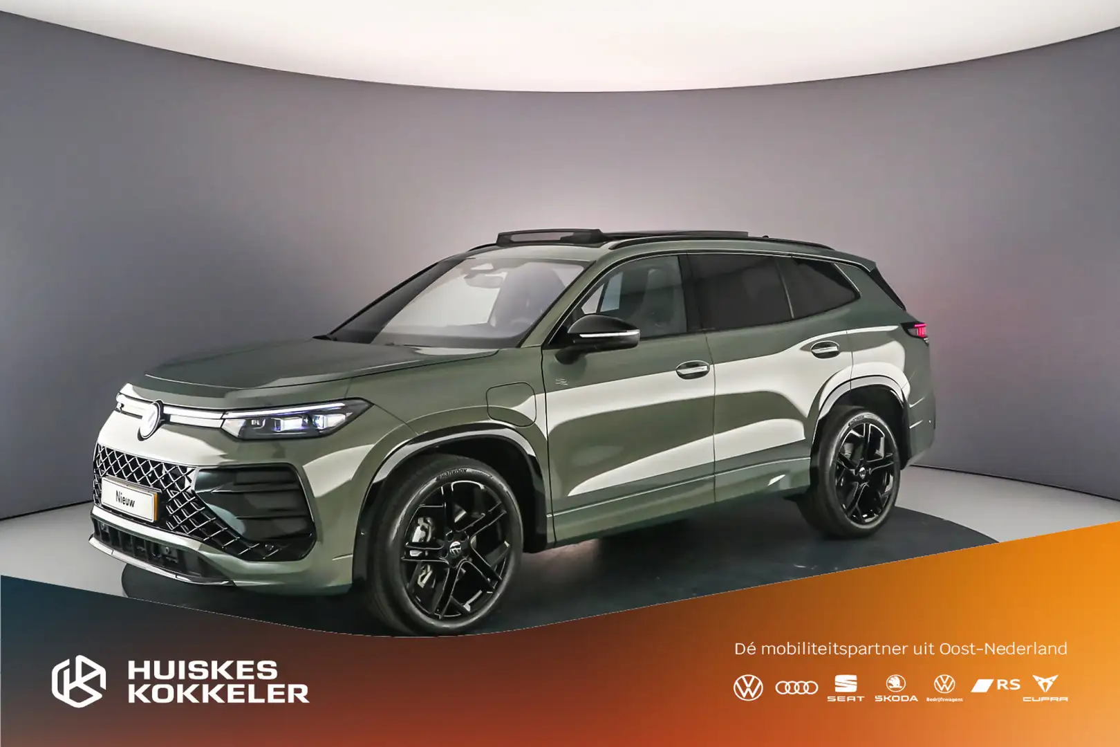 Volkswagen Tayron 1.5 eHybrid 204pk R-Line Edition Groen - 1