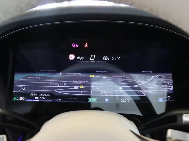Mercedes-Benz Eqs view 17