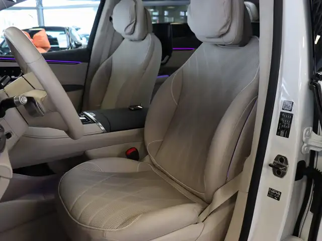 Mercedes-Benz Eqs view 12