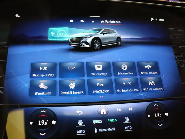 Mercedes-Benz Eqs view 24