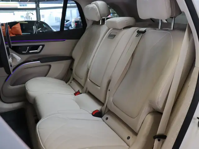 Mercedes-Benz Eqs view 28