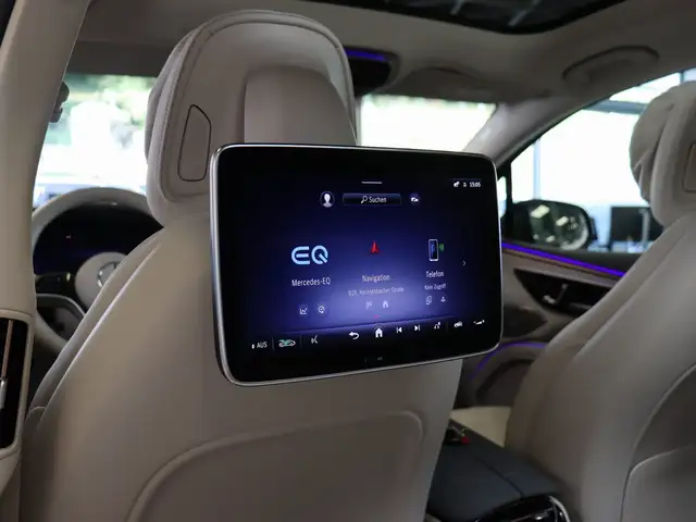 Mercedes-Benz Eqs view 27
