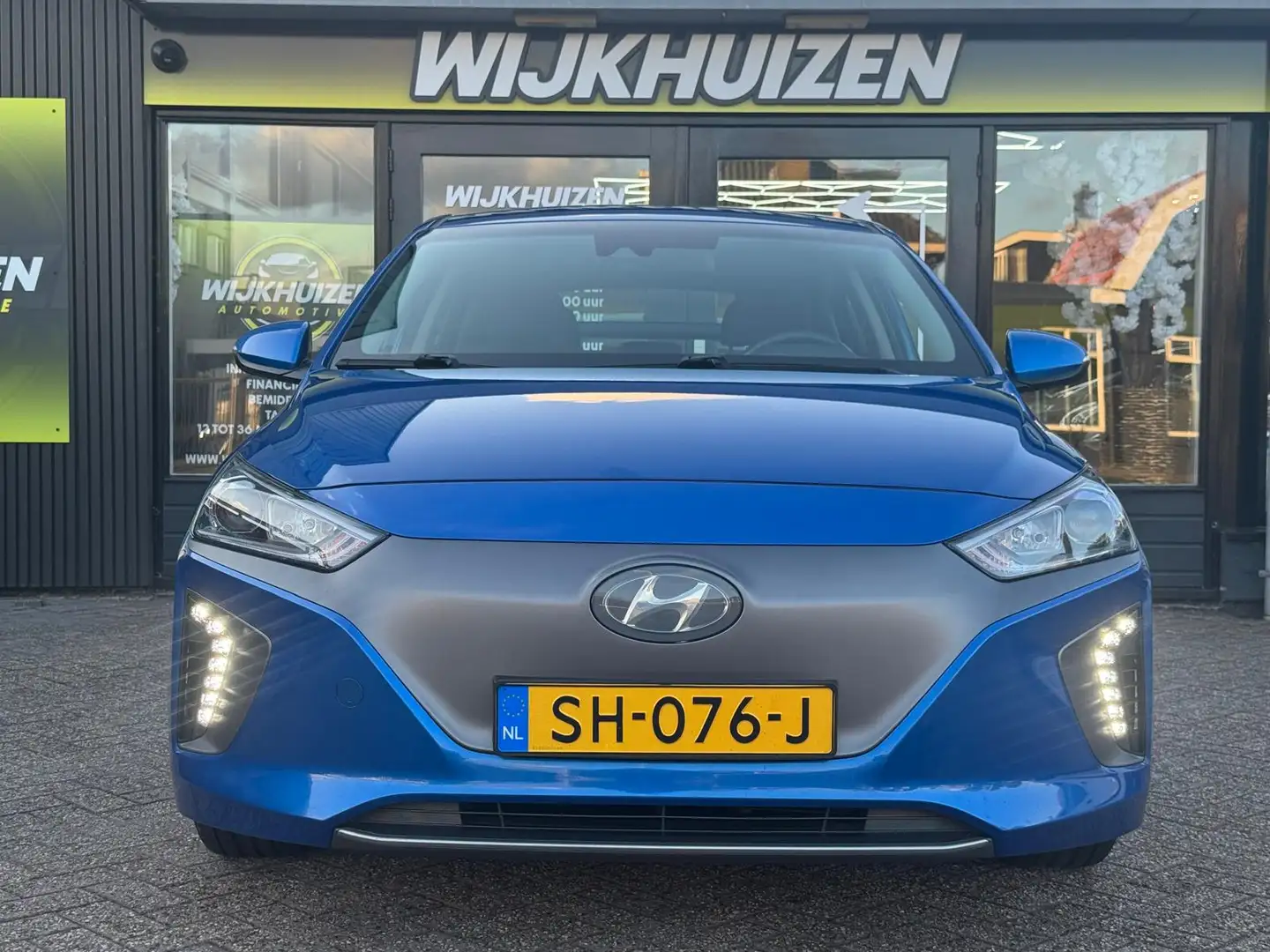 Hyundai IONIQ Comfort EV met Climate !!! Navigatie !!! Nap !!! Blauw - 2